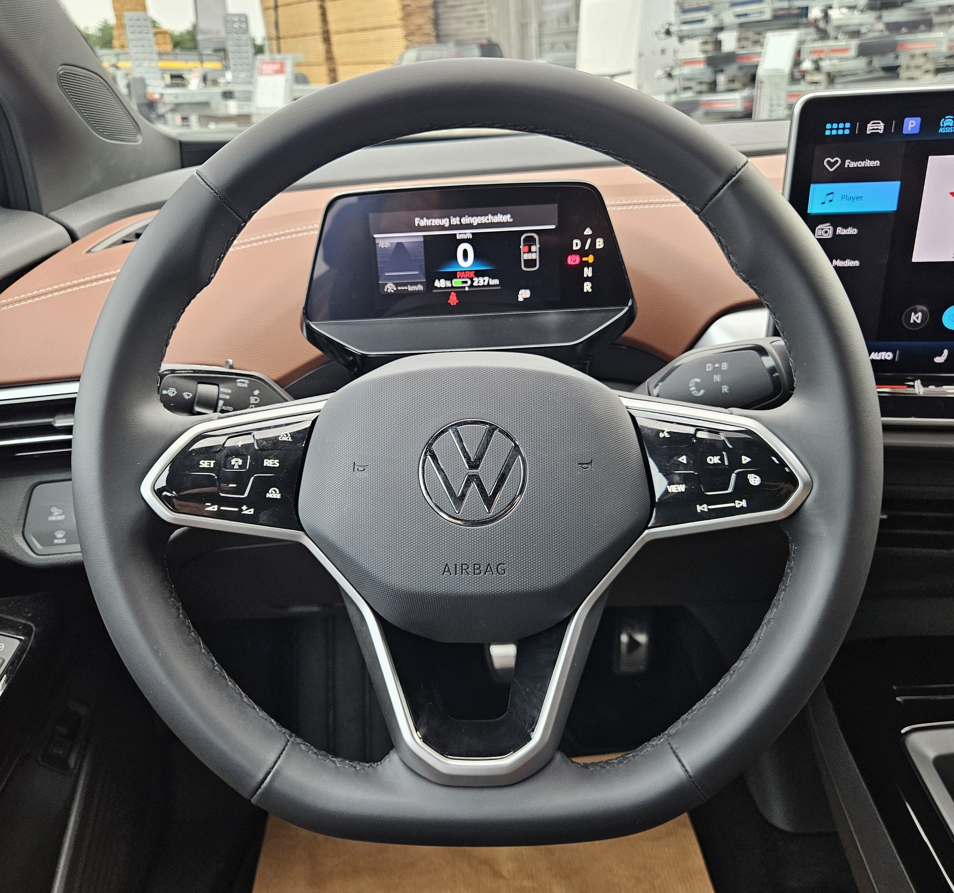 VW ID.4 Pro United 77 kWh 4 Motion mit Anhängerkupplung-image-16