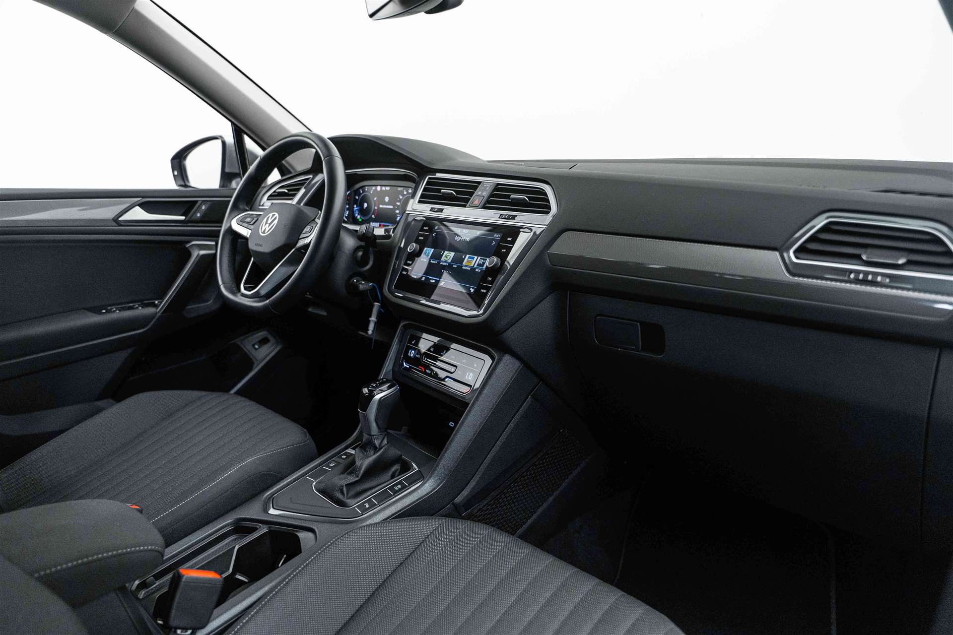 VW Tiguan Allspace 1.5 TSI Life DSG 7-Plätzer-image-10