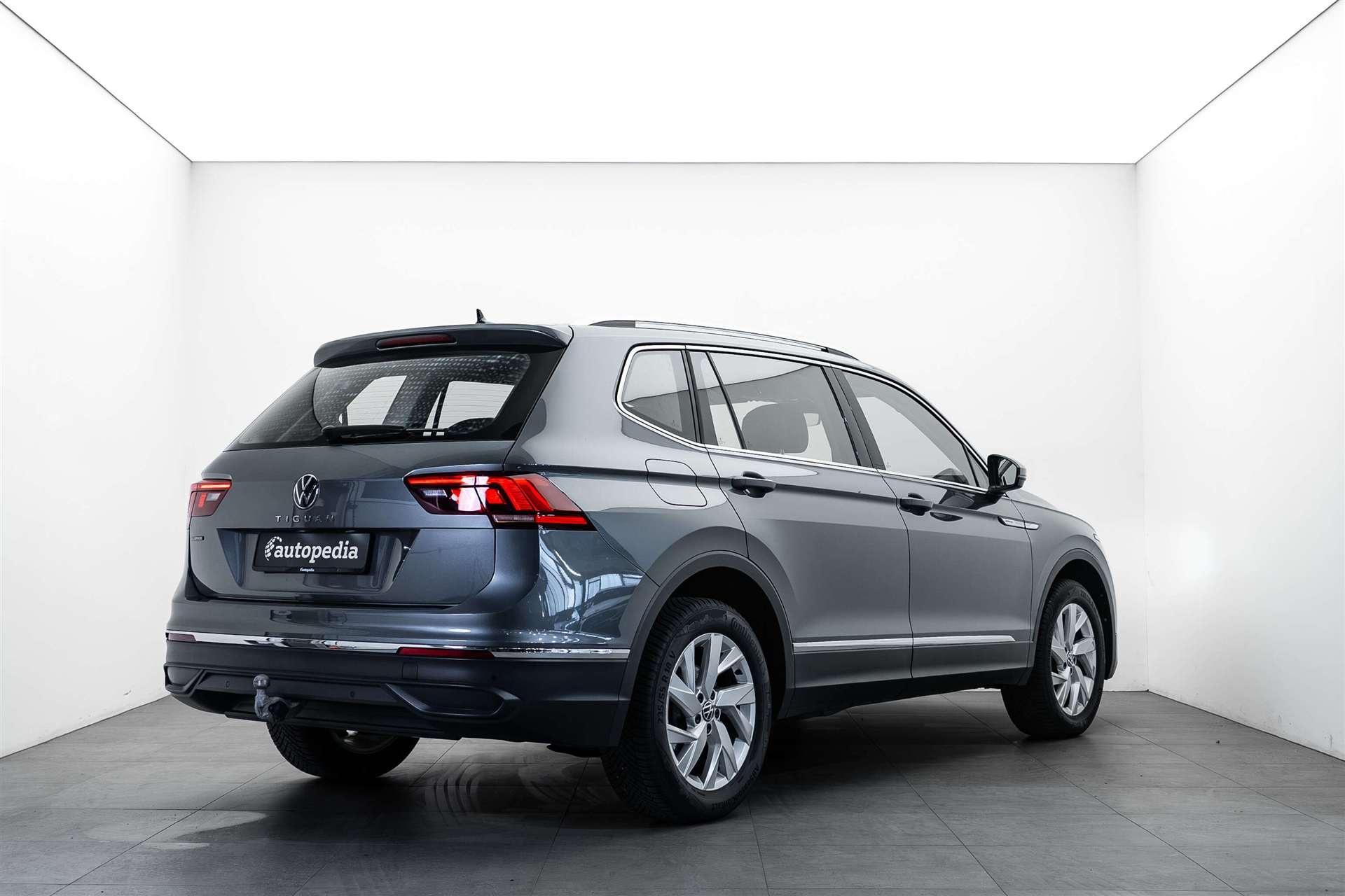 VW Tiguan Allspace 1.5 TSI Life DSG 7-Plätzer-showroom-element-2