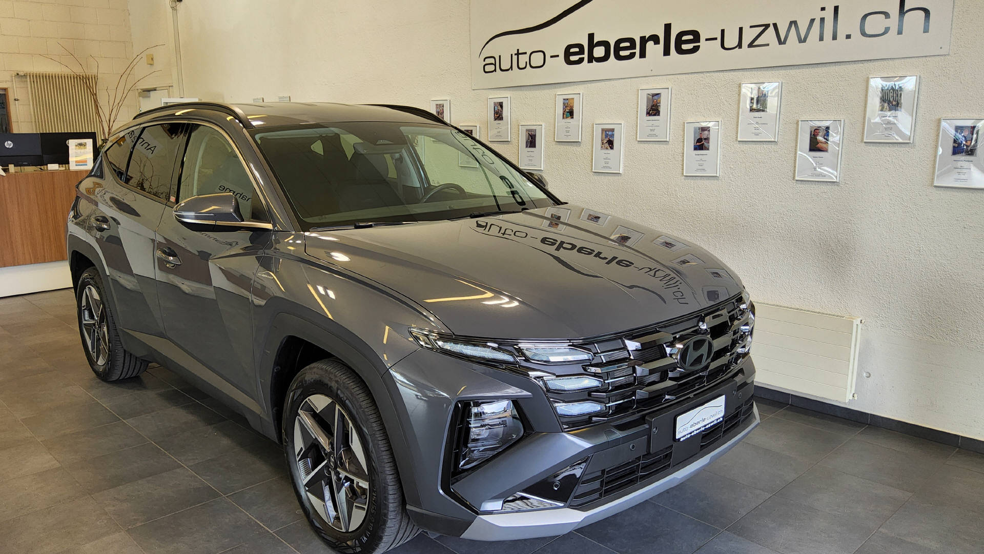 HYUNDAI Tucson 1.6 T-GDi HEV Amplia 4WD-showroom-element-2