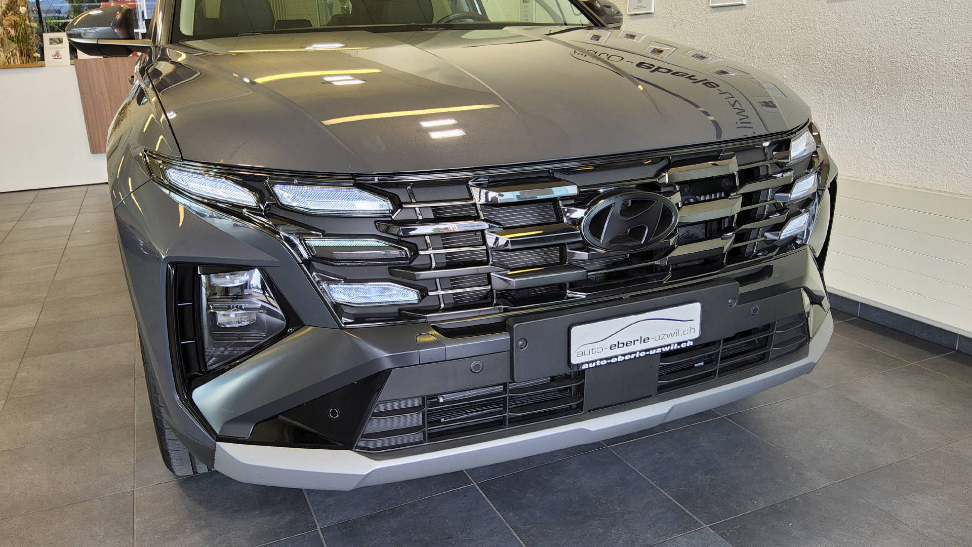 HYUNDAI Tucson 1.6 T-GDi HEV Amplia 4WD-showroom-element-3