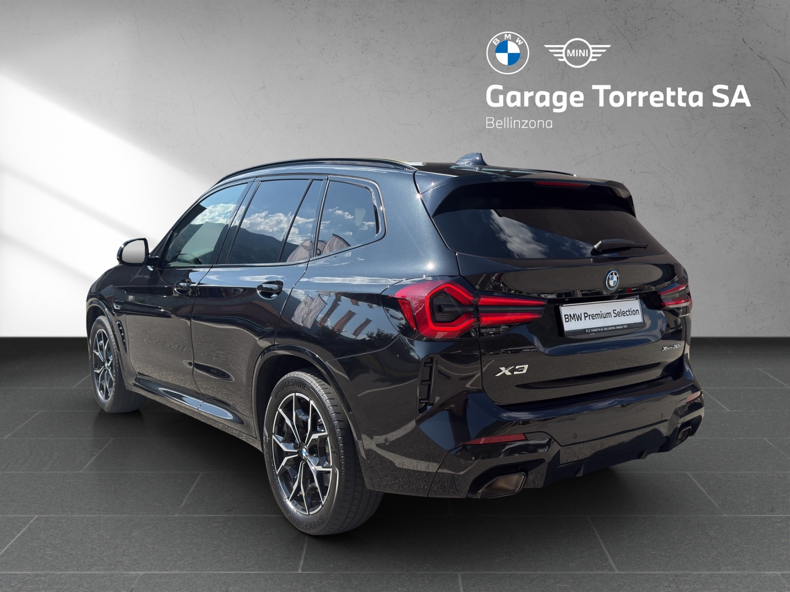BMW X3 xDrive 30e M Sport-showroom-element-2