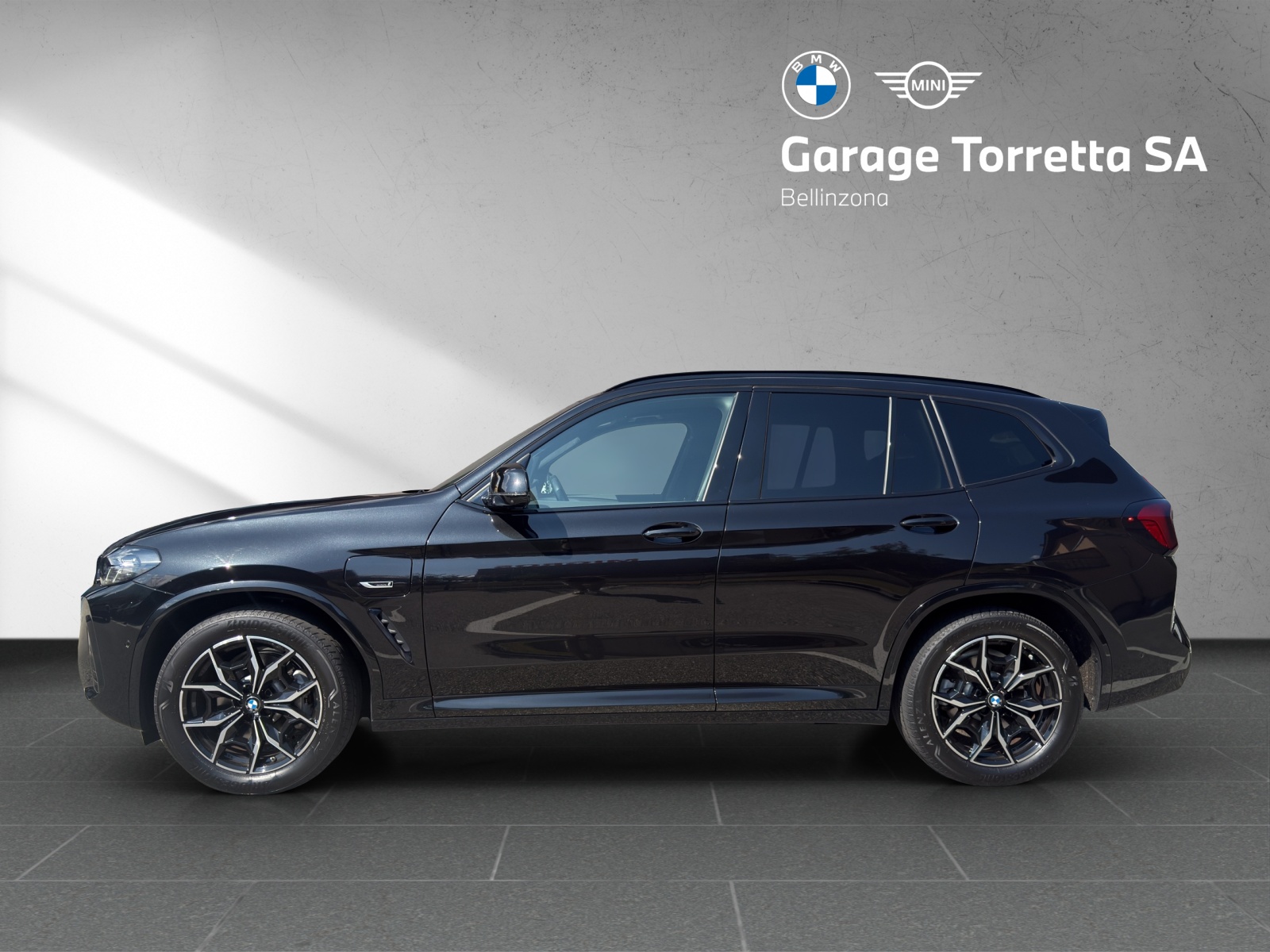 BMW X3 xDrive 30e M Sport-showroom-element-1