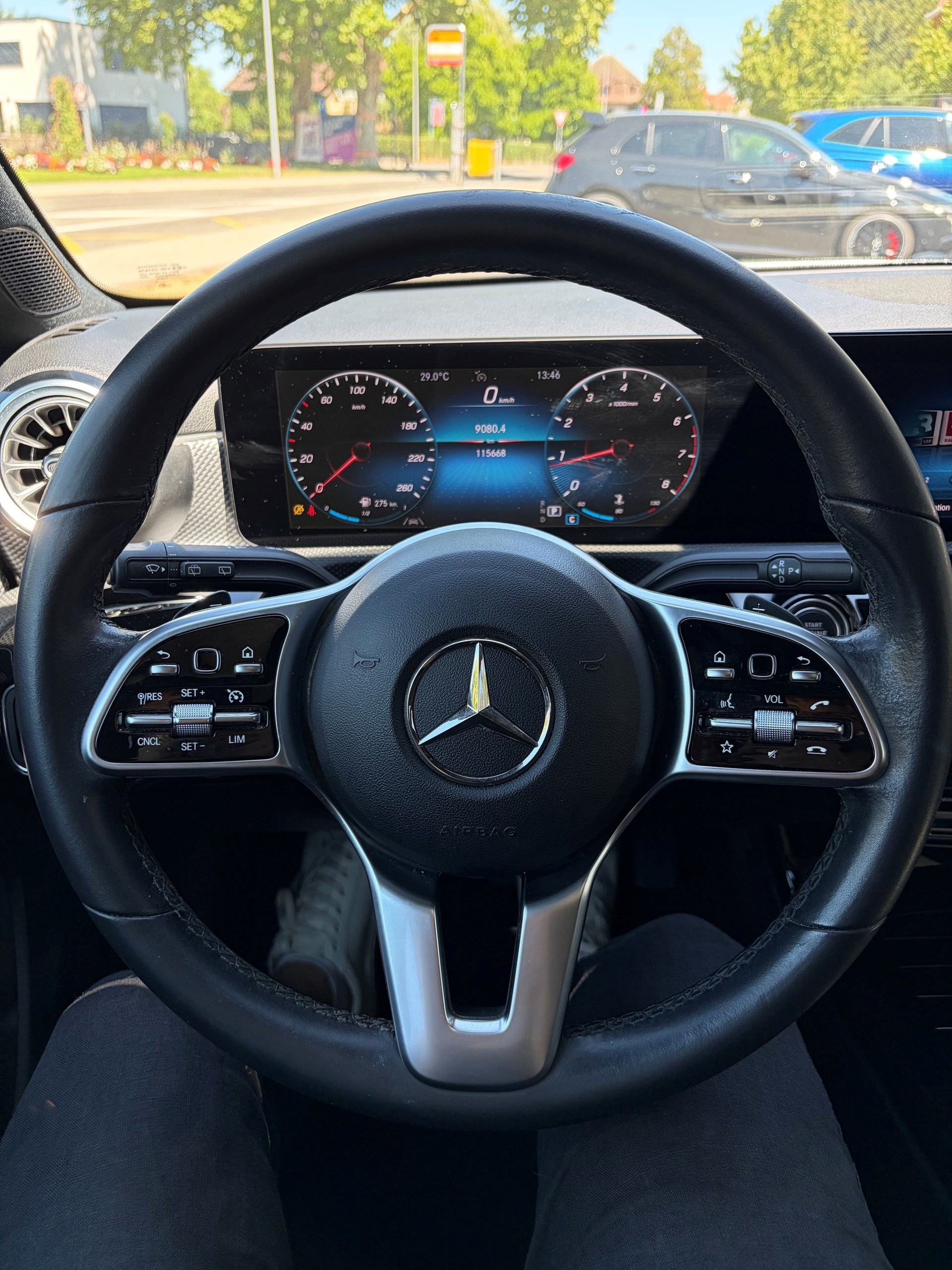 MERCEDES-BENZ A 180 Night Star 7G-DCT-image-7