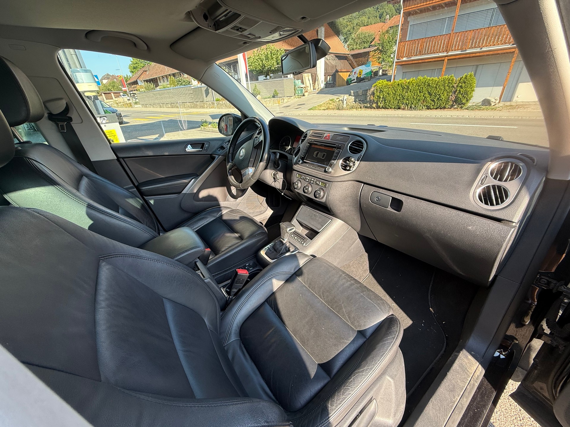 VW Tiguan 2.0 TSI Sport&Style-image-10
