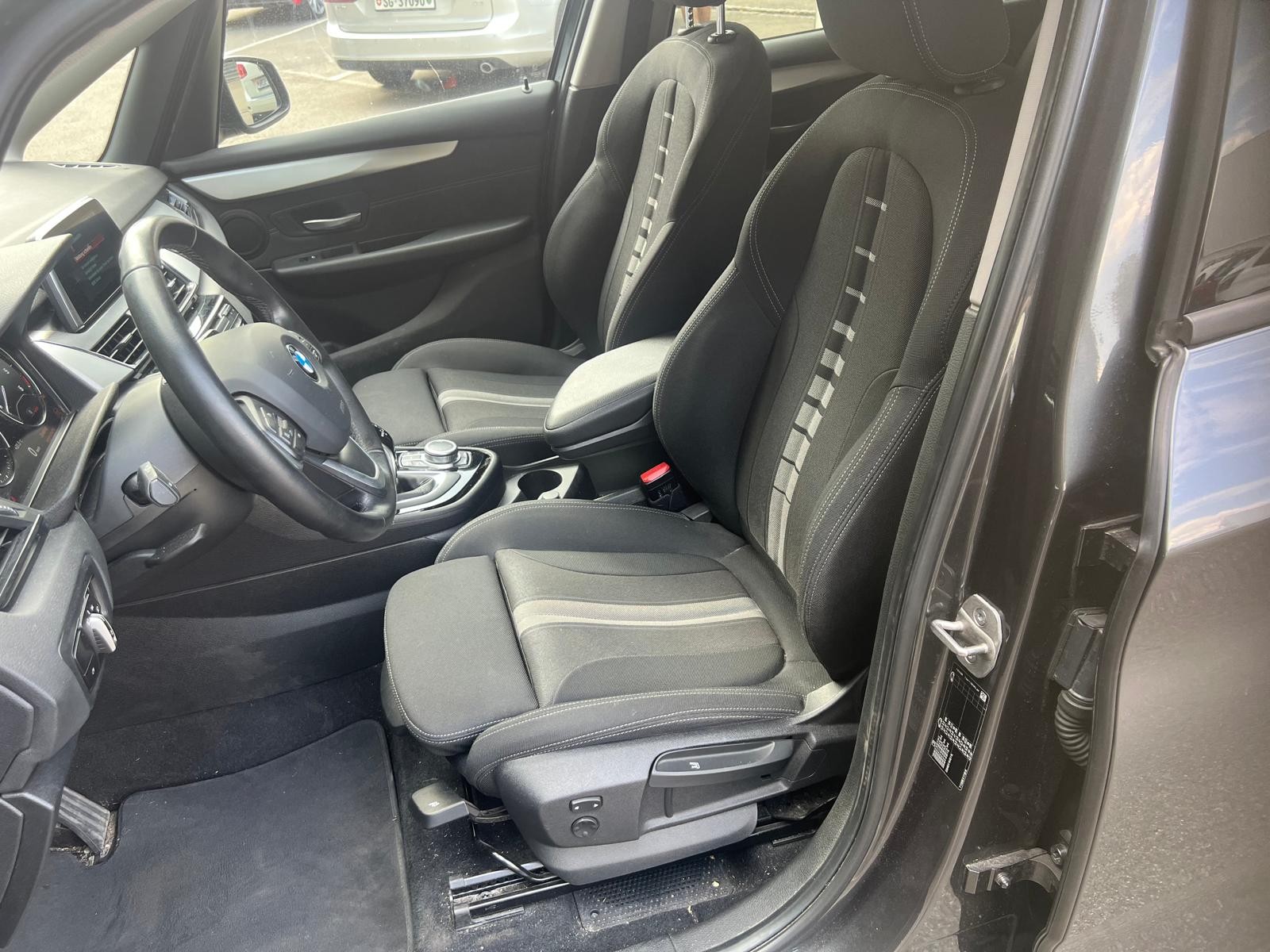 BMW 216d Gran Tourer DKG Sport Line-image-8