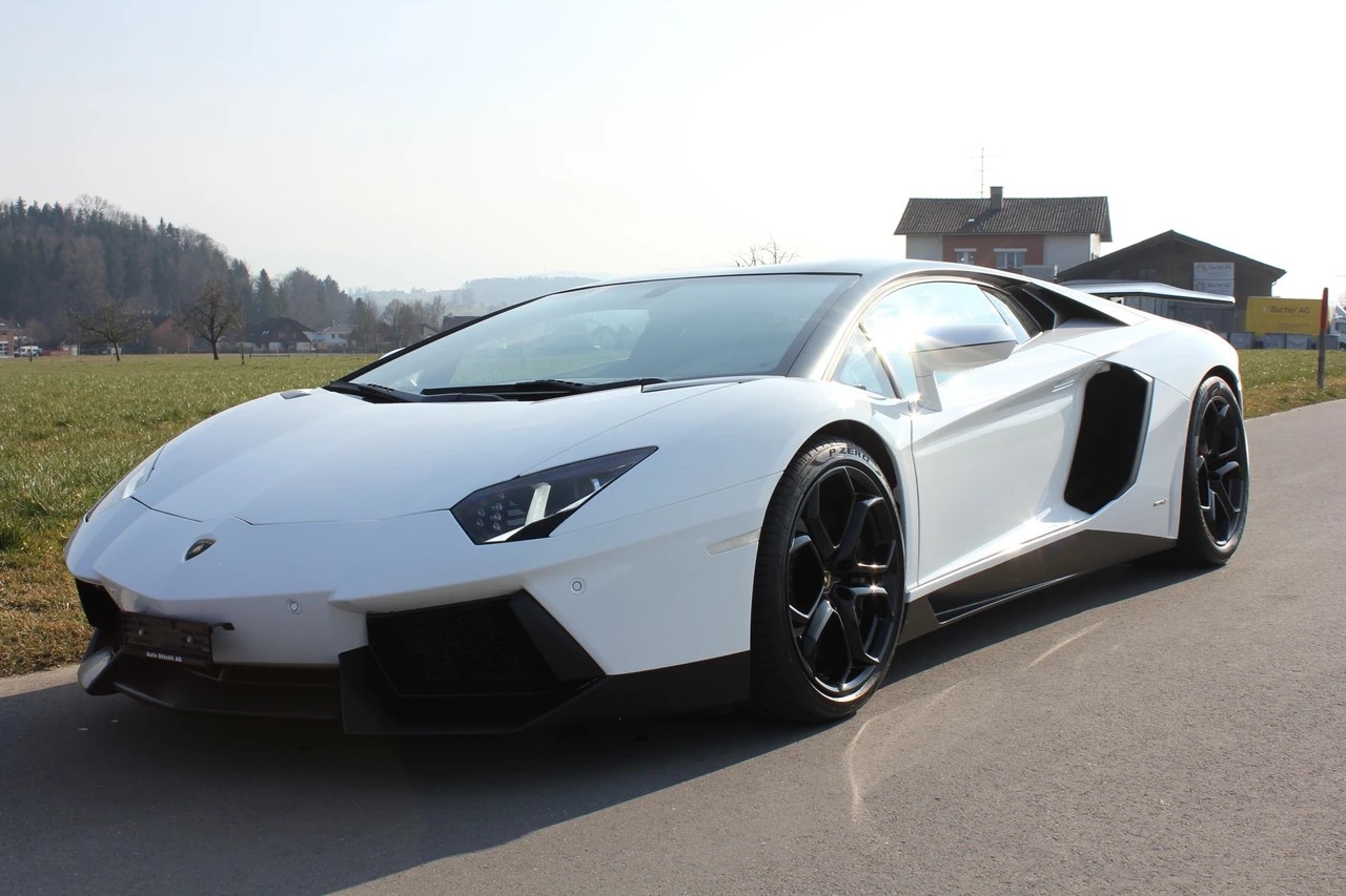LAMBORGHINI Aventador LP700-4 Coupé E-Gear