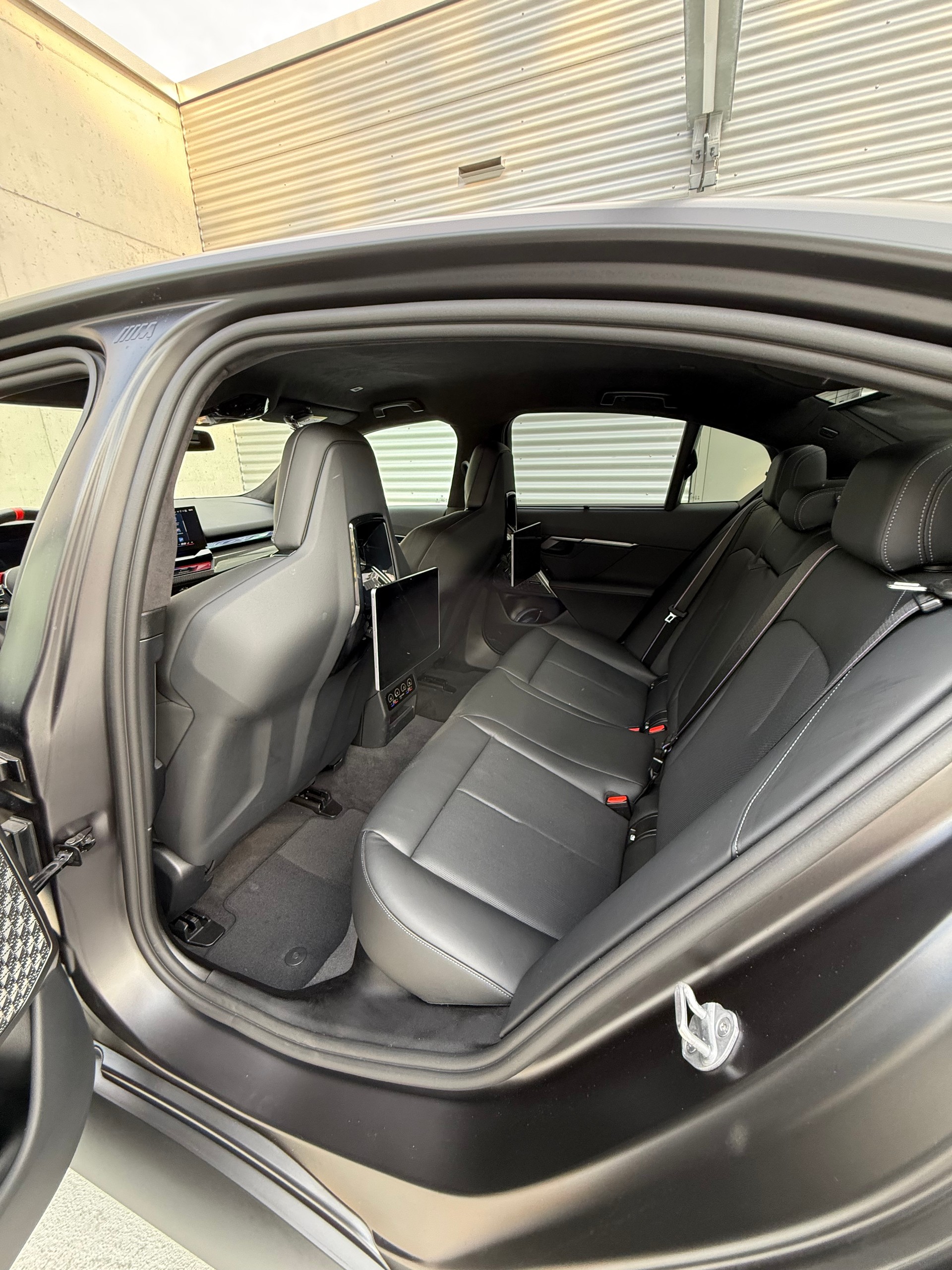 BMW M5 xDrive-image-8
