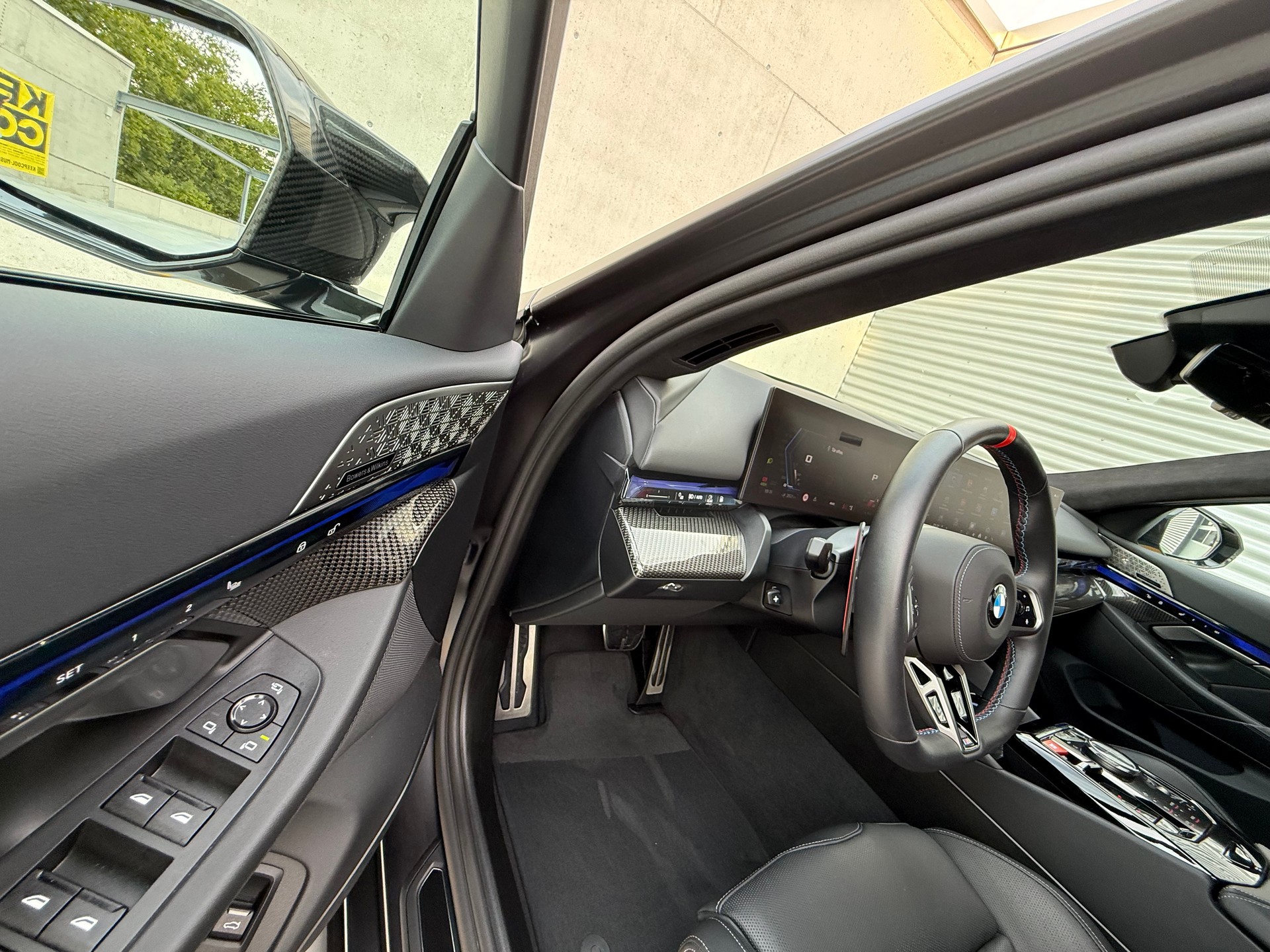 BMW M5 xDrive-image-6
