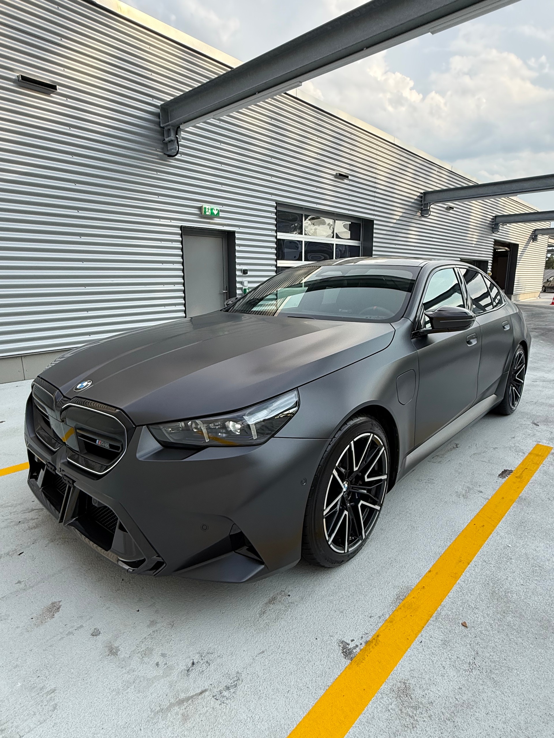 BMW M5 xDrive-image-3