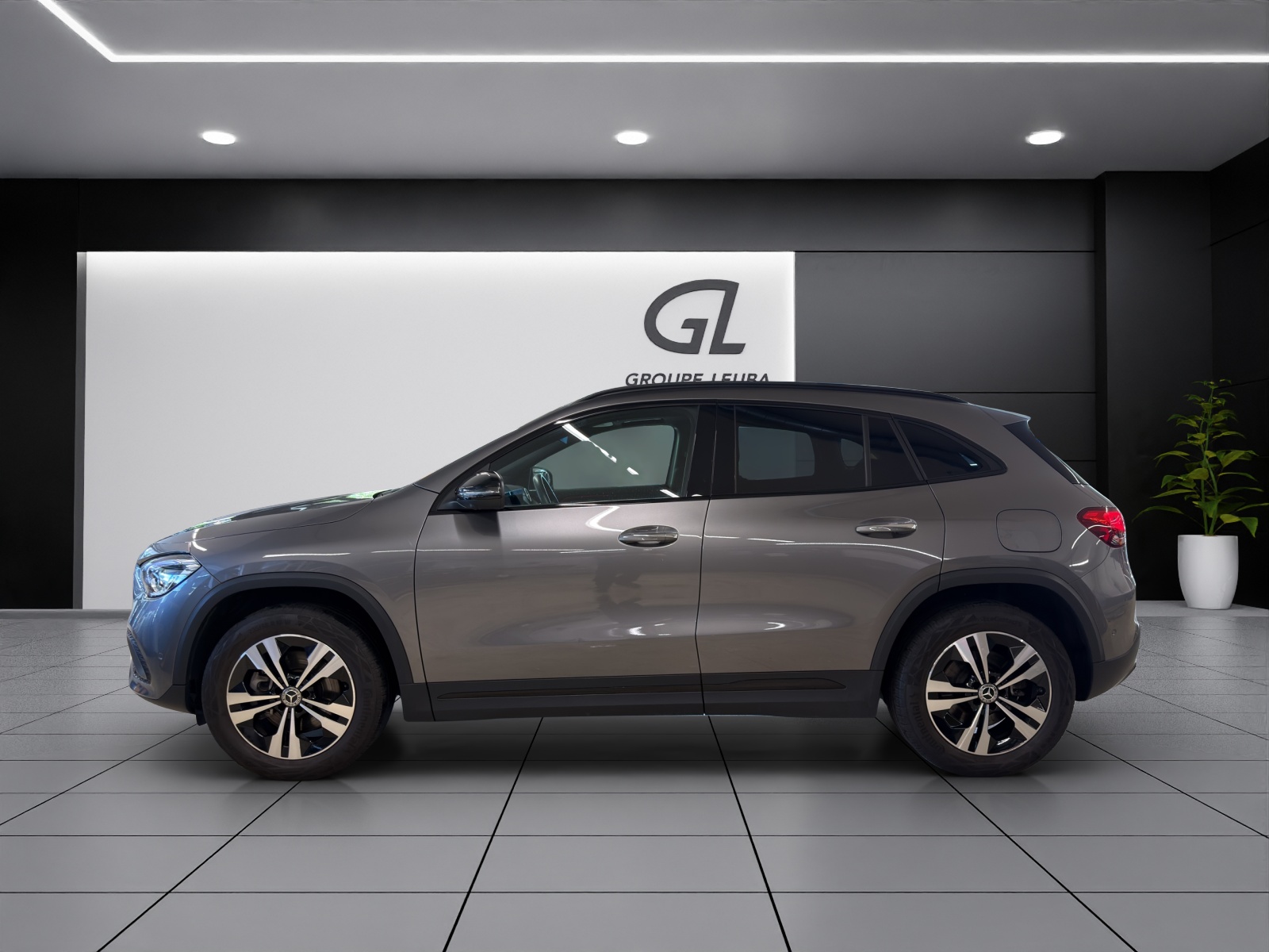 MERCEDES-BENZ GLA 250 4Matic Progressive 8G-DCT-showroom-element-2