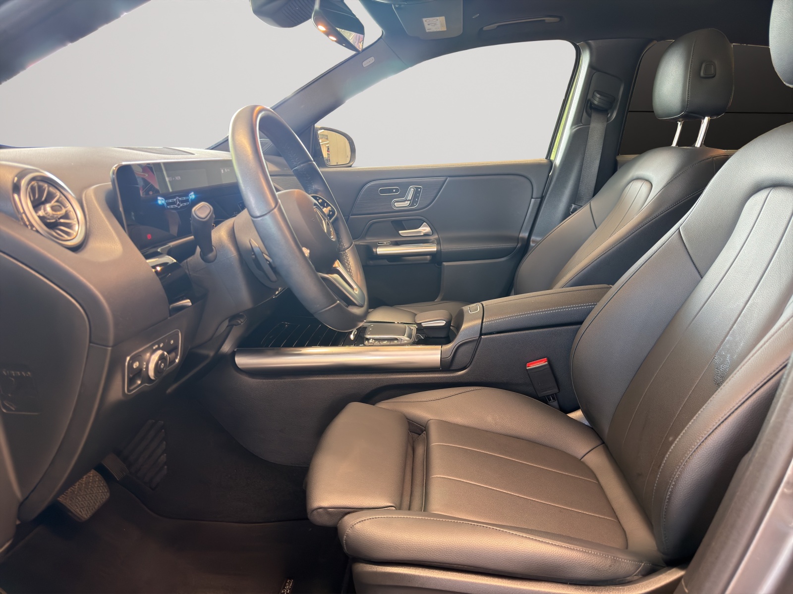 MERCEDES-BENZ GLA 250 4Matic Progressive 8G-DCT-image-9