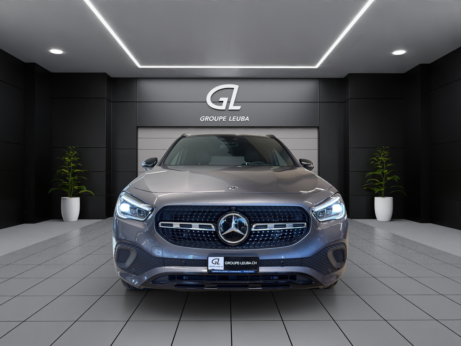 MERCEDES-BENZ GLA 250 4Matic Progressive 8G-DCT-showroom-element-1