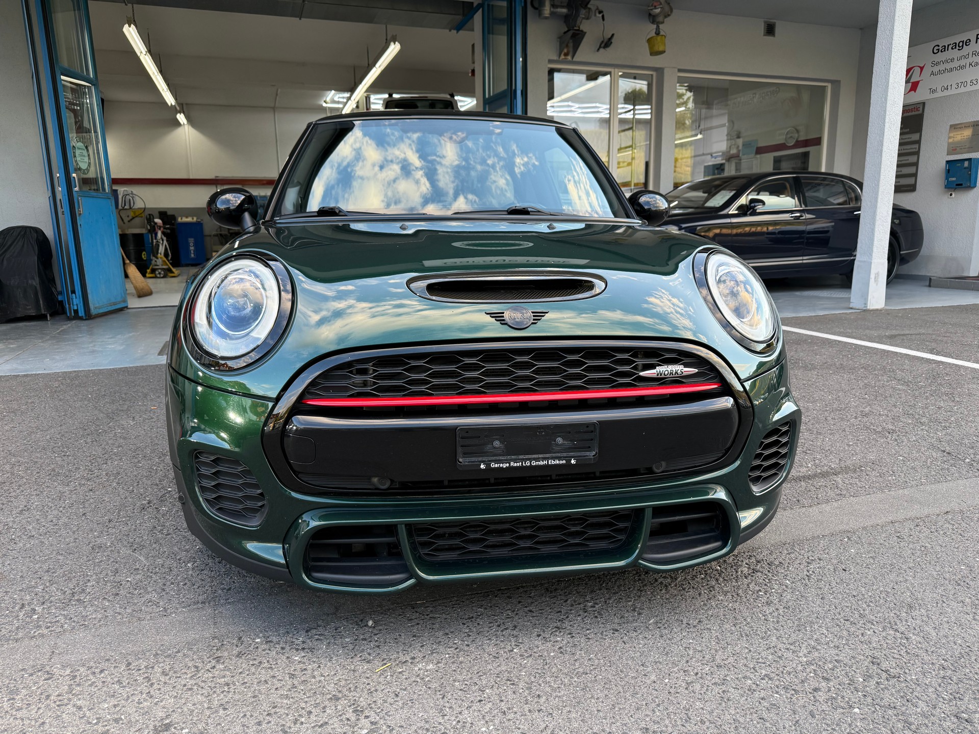 MINI Cooper John Cooper Works Steptronic-showroom-element-1