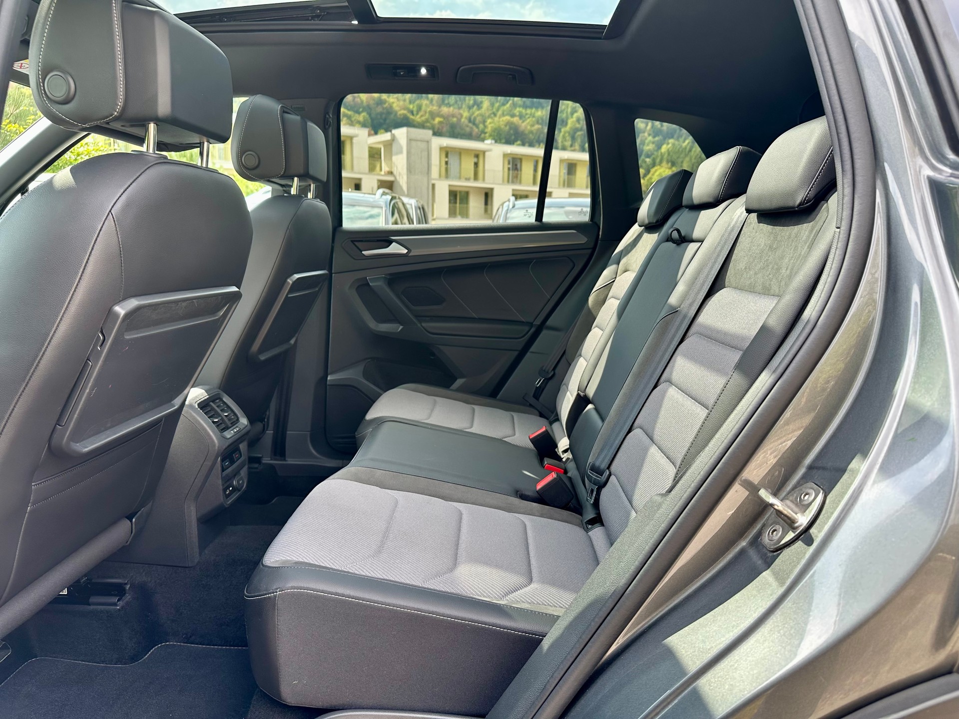 VW Tiguan 2.0TSI Highline 4Motion DSG-image-16