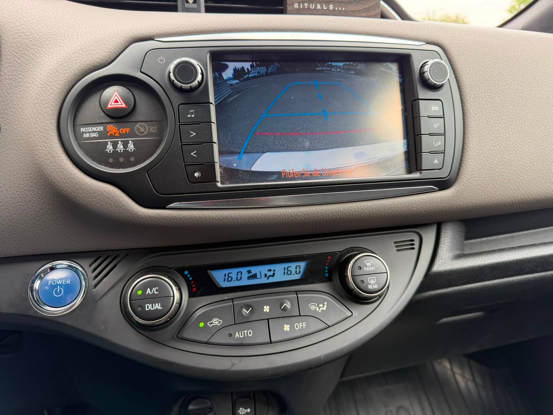 TOYOTA Yaris 1.5 VVT-i Hybrid Luna e-CVT-image-7