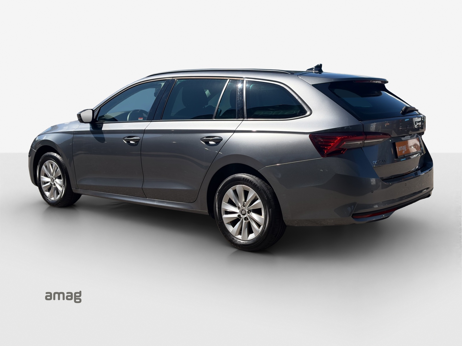 SKODA Octavia Combi 2.0 TDI DSG Selection-showroom-element-2