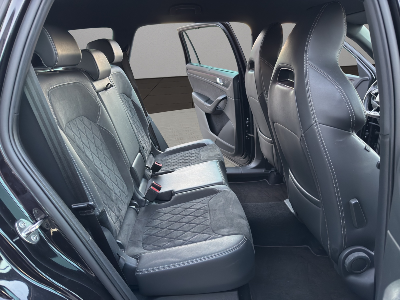 SKODA Kodiaq 2.0 TDI SCR SportLine 4x4 DSG-image-17