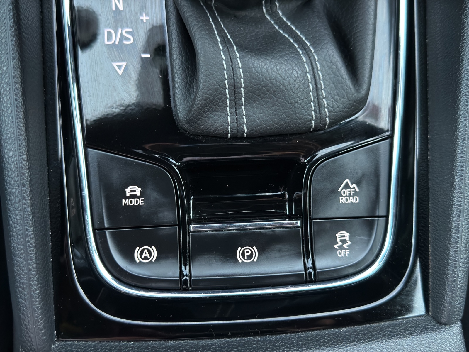 SKODA Kodiaq 2.0 TDI SCR SportLine 4x4 DSG-image-32