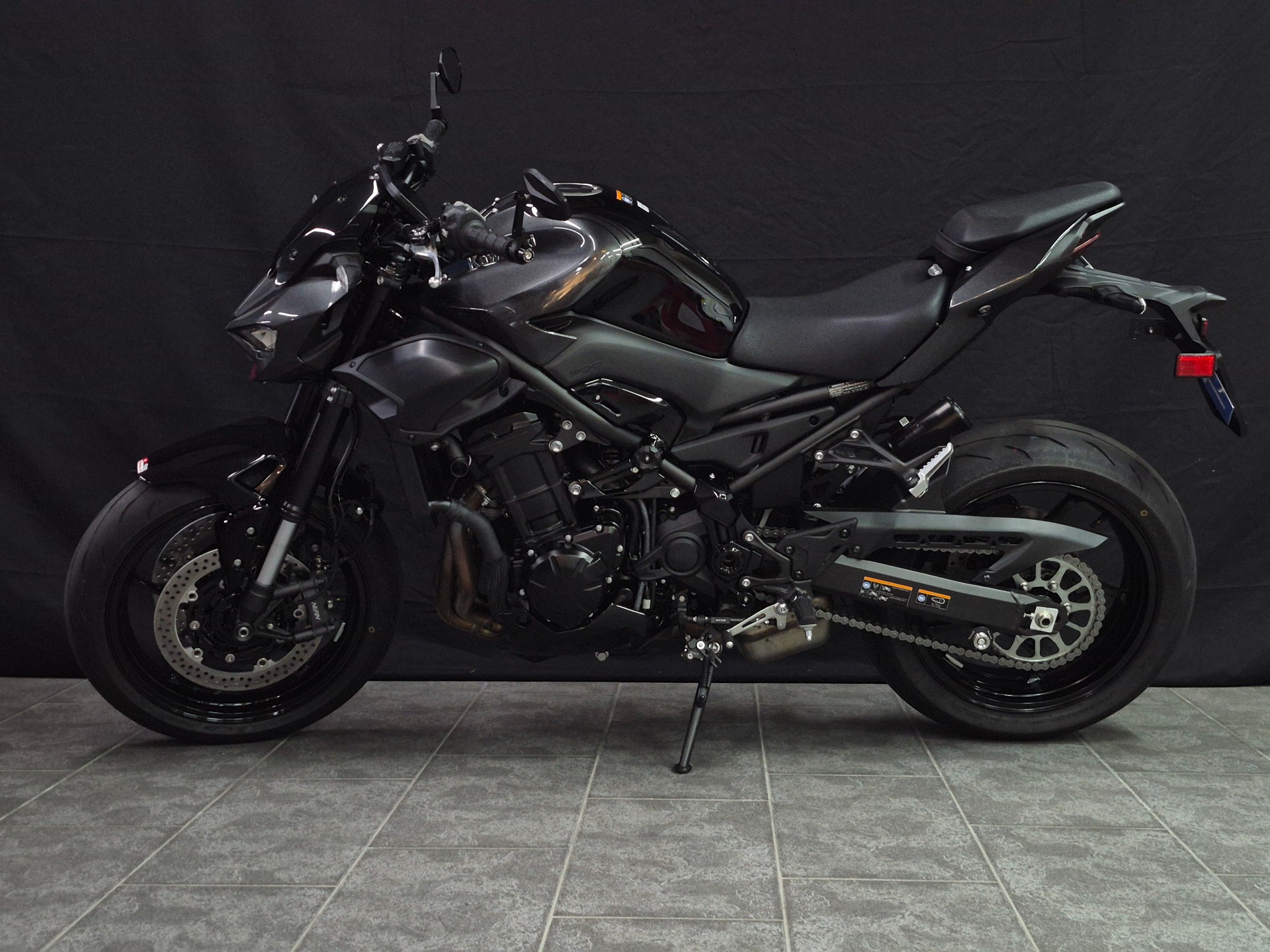 KAWASAKI Z 900 (35kW)-showroom-element-1