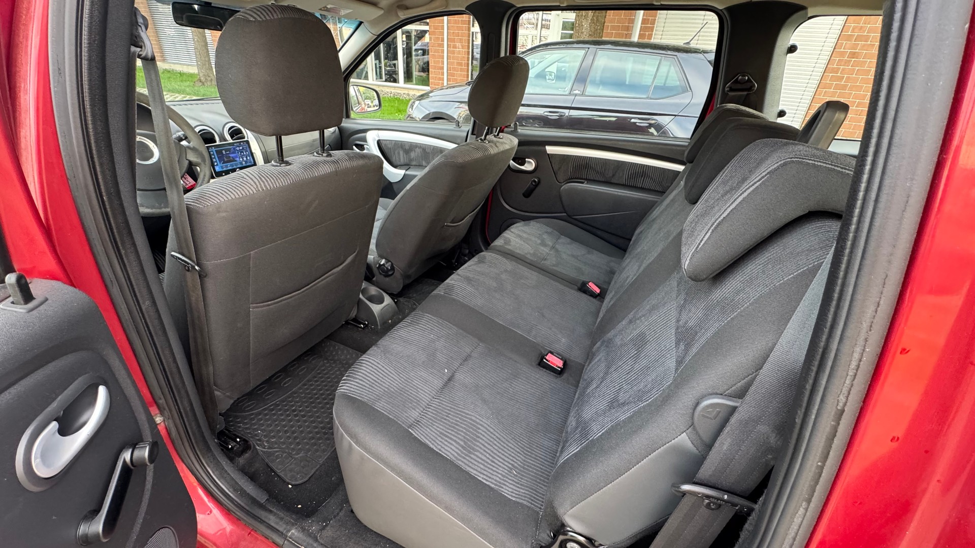 DACIA Logan 1.5 dCi Lauréate-image-6