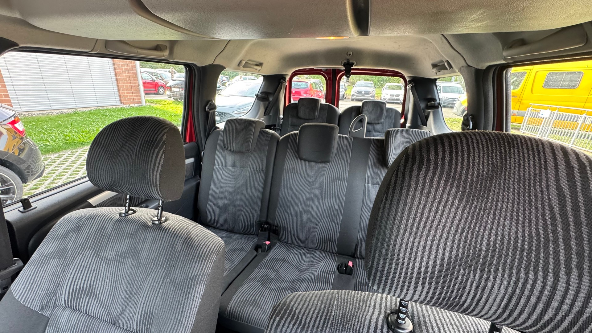 DACIA Logan 1.5 dCi Lauréate-image-8