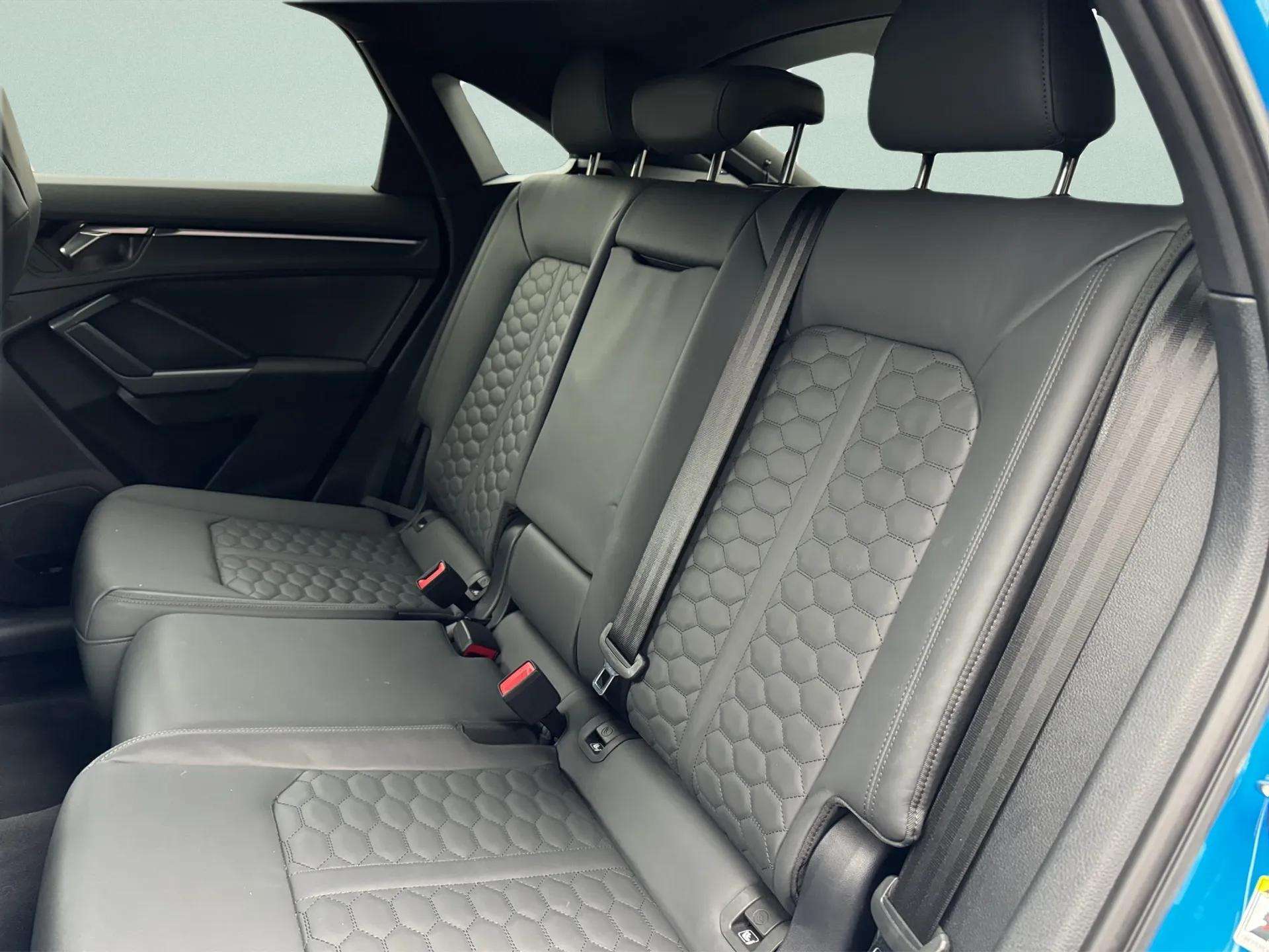AUDI RS Q3 Sportback quattro S tronic-image-16
