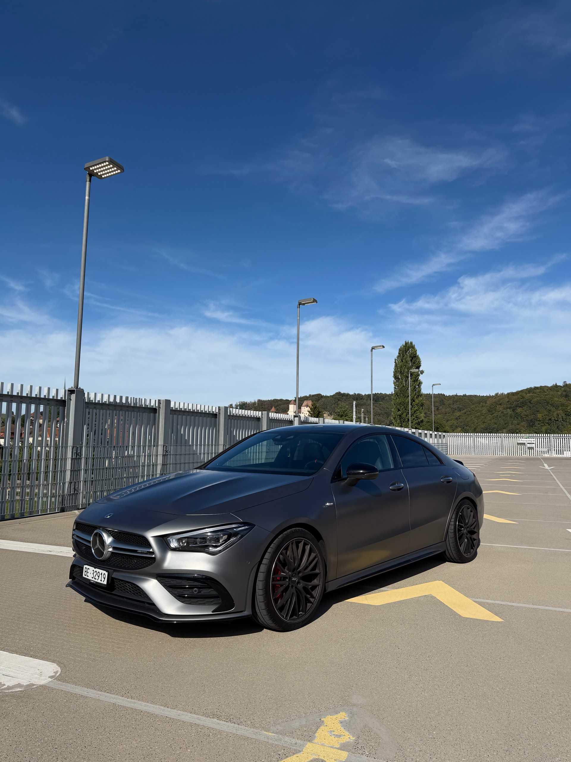 MERCEDES-BENZ CLA 35 AMG 4matic 7G-DCT *Grau Matt*