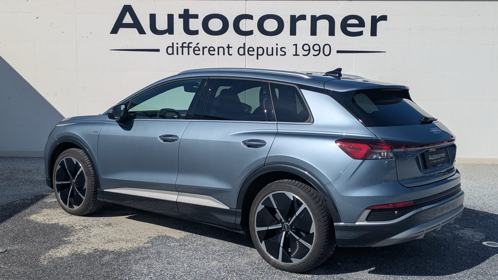 AUDI Q4 e-tron 50 quattro-showroom-element-1
