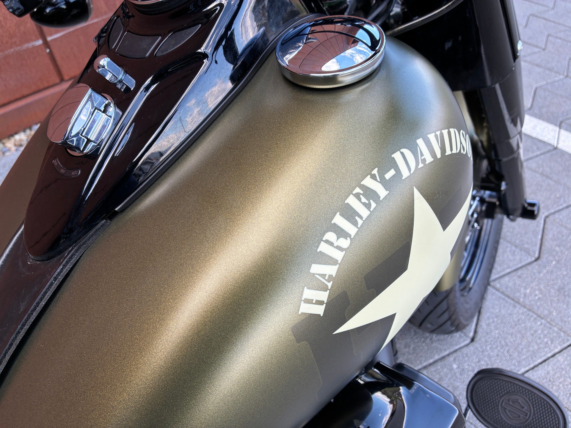 HARLEY-DAVIDSON FLSS Softail Slim S110 ABS-image-4
