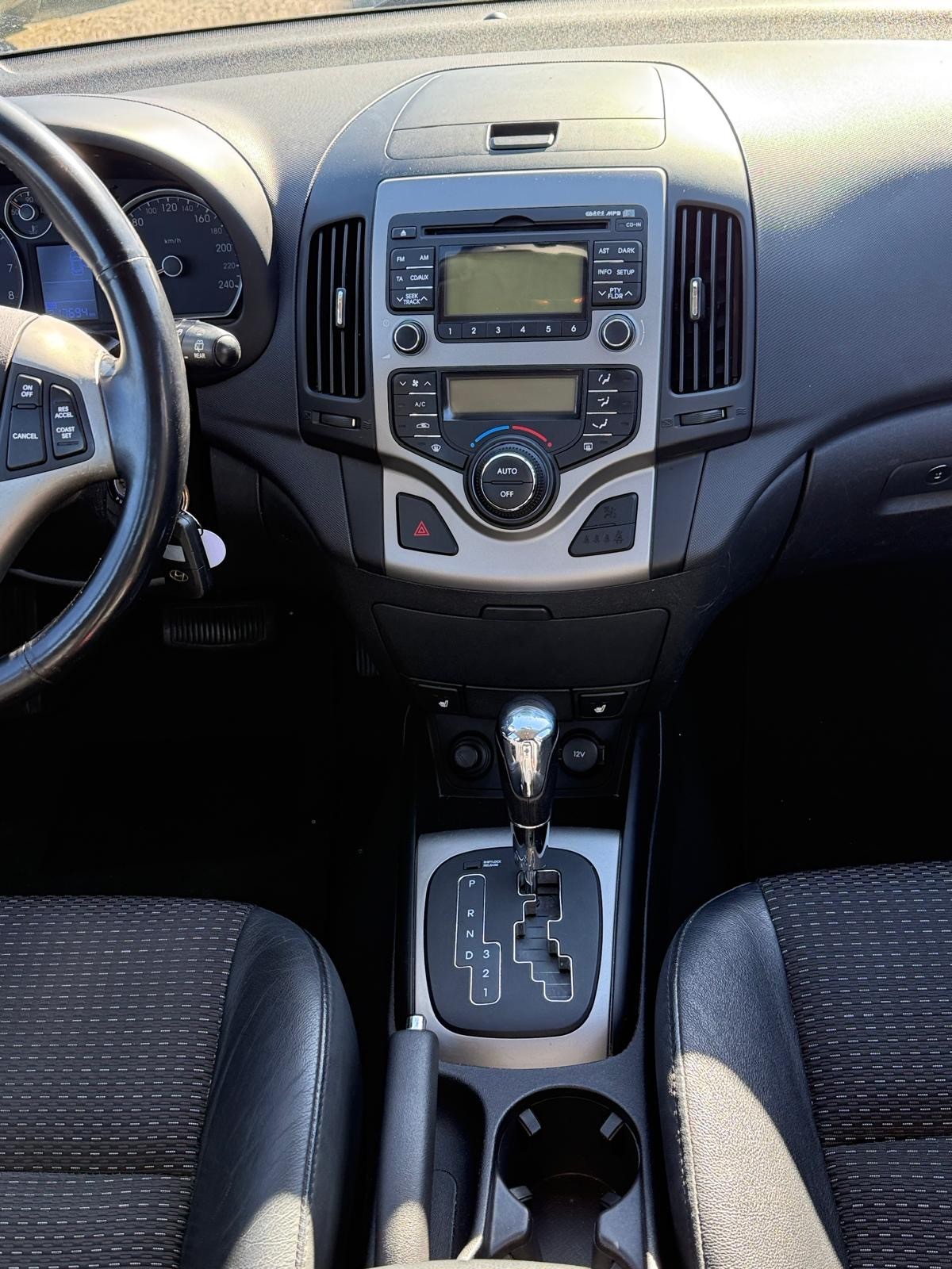 HYUNDAI i30 2.0 Premium Automatic-image-13
