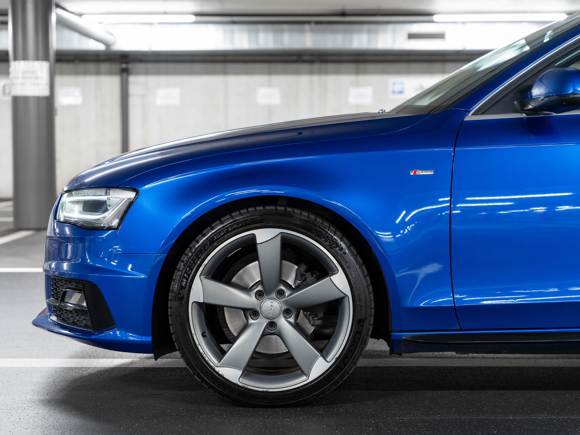 AUDI A4 Avant 2.0 TDI-showroom-element-2