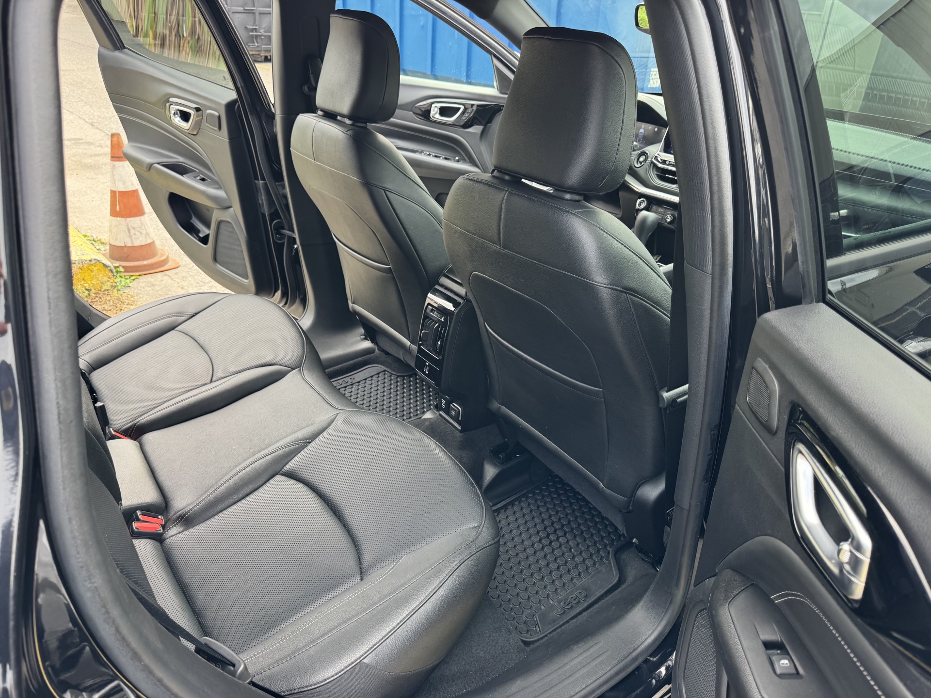 JEEP Compass 1.3 T PHEV S AWD-image-11
