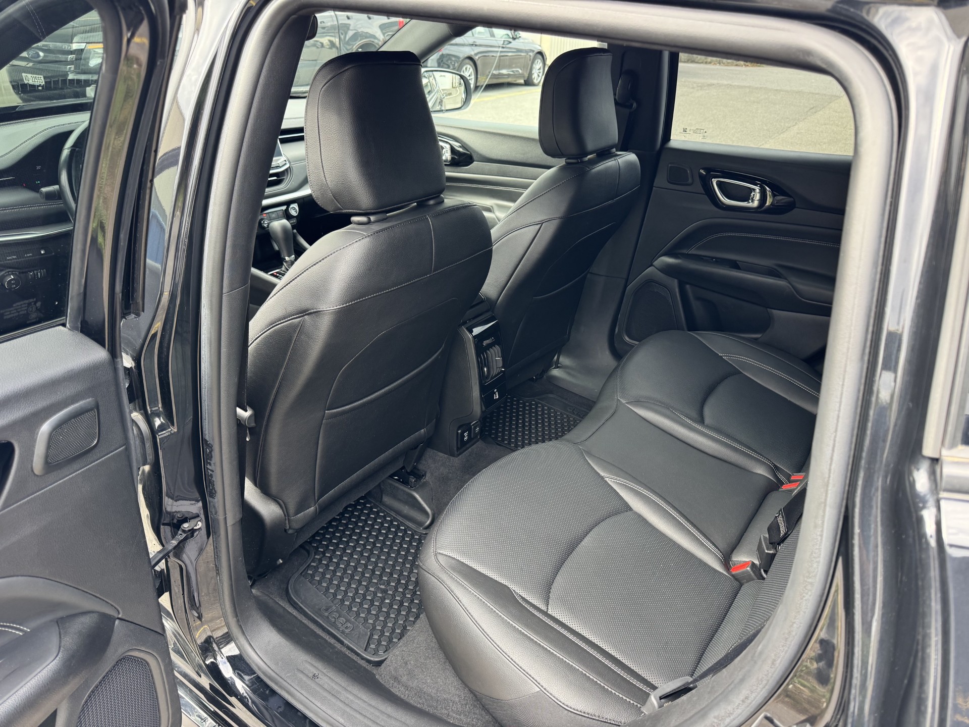 JEEP Compass 1.3 T PHEV S AWD-image-9