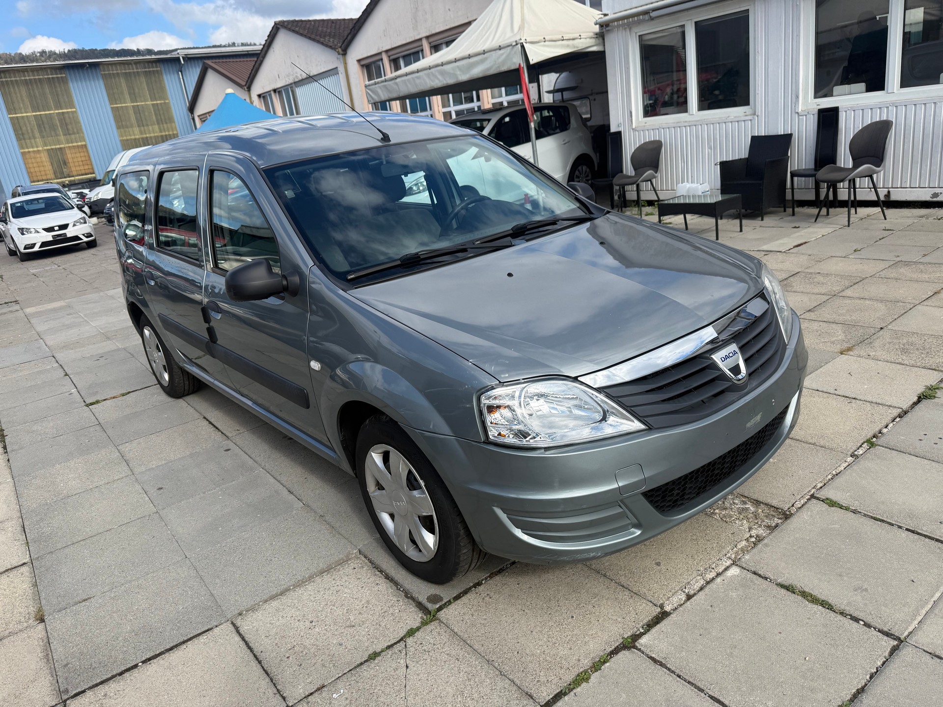 DACIA Logan 1.6 Ambiance-image-1