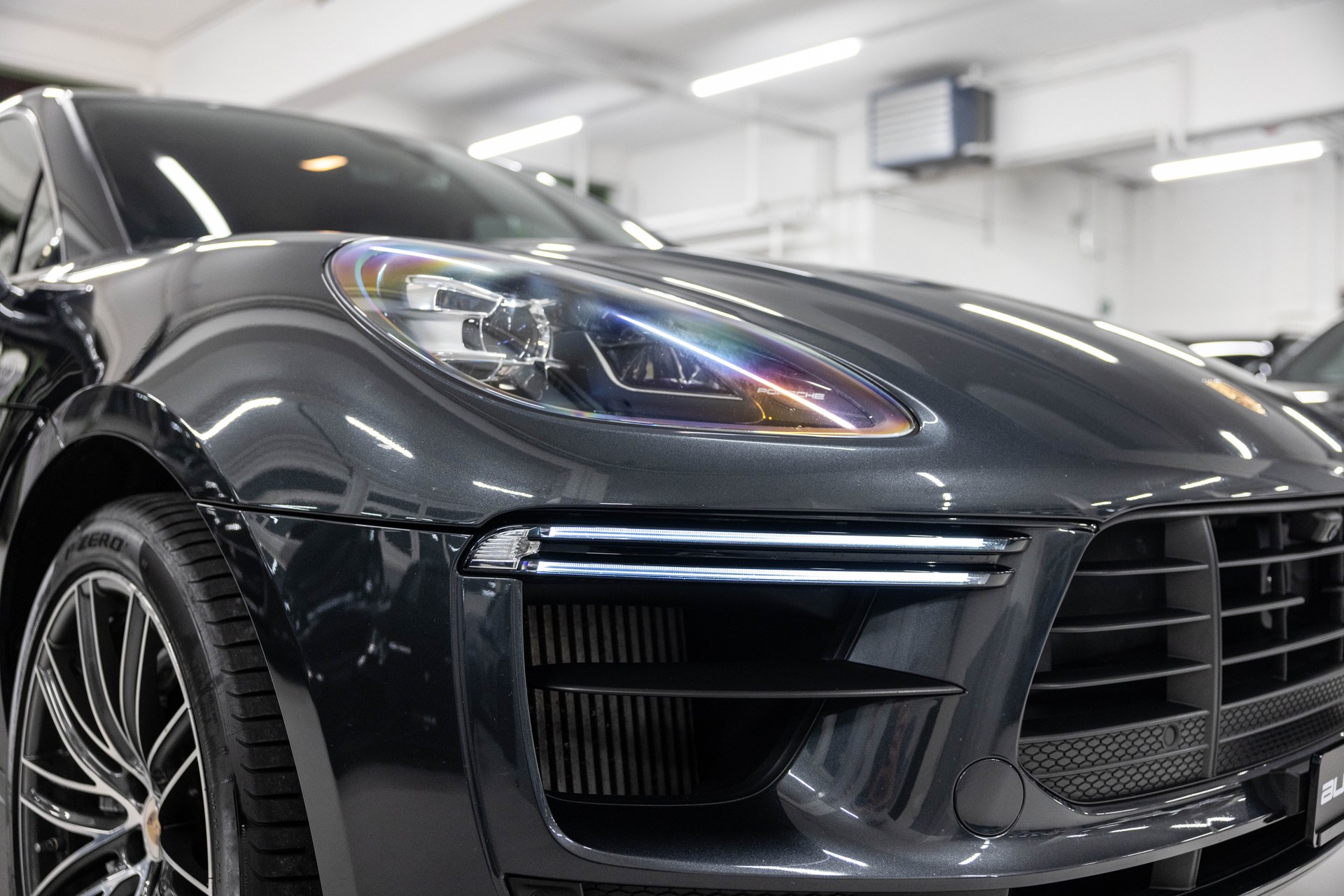 PORSCHE Macan Turbo PDK *Facelift*-image-13
