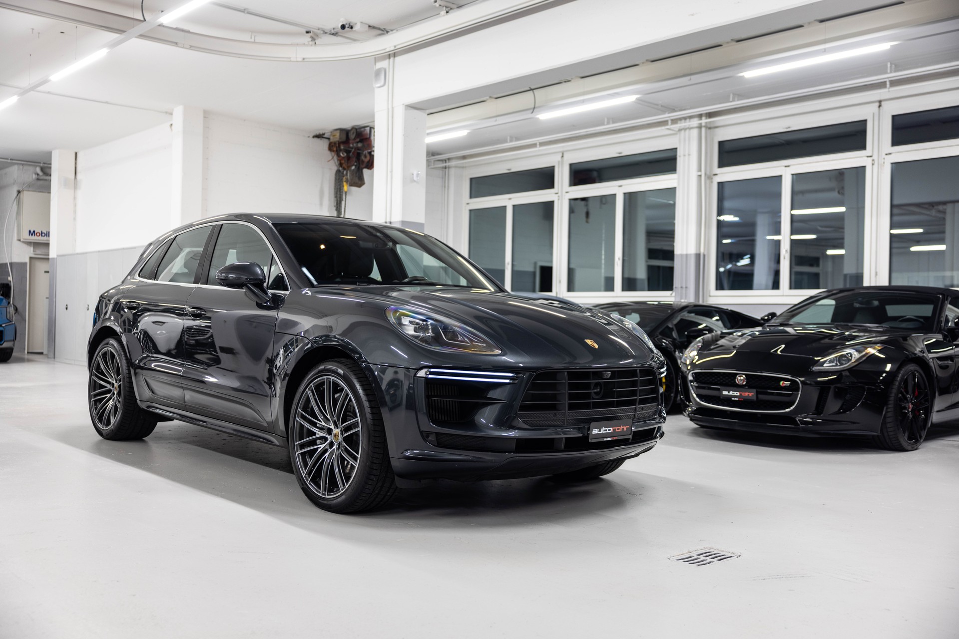 PORSCHE Macan Turbo PDK *Facelift*-showroom-element-2