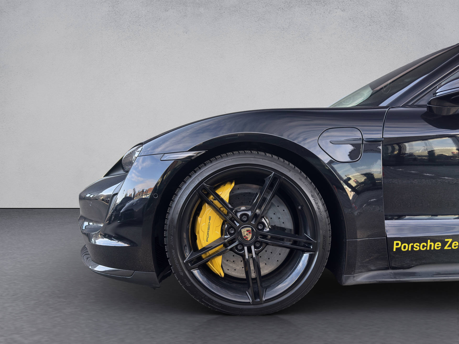 PORSCHE Taycan Turbo S-image-14