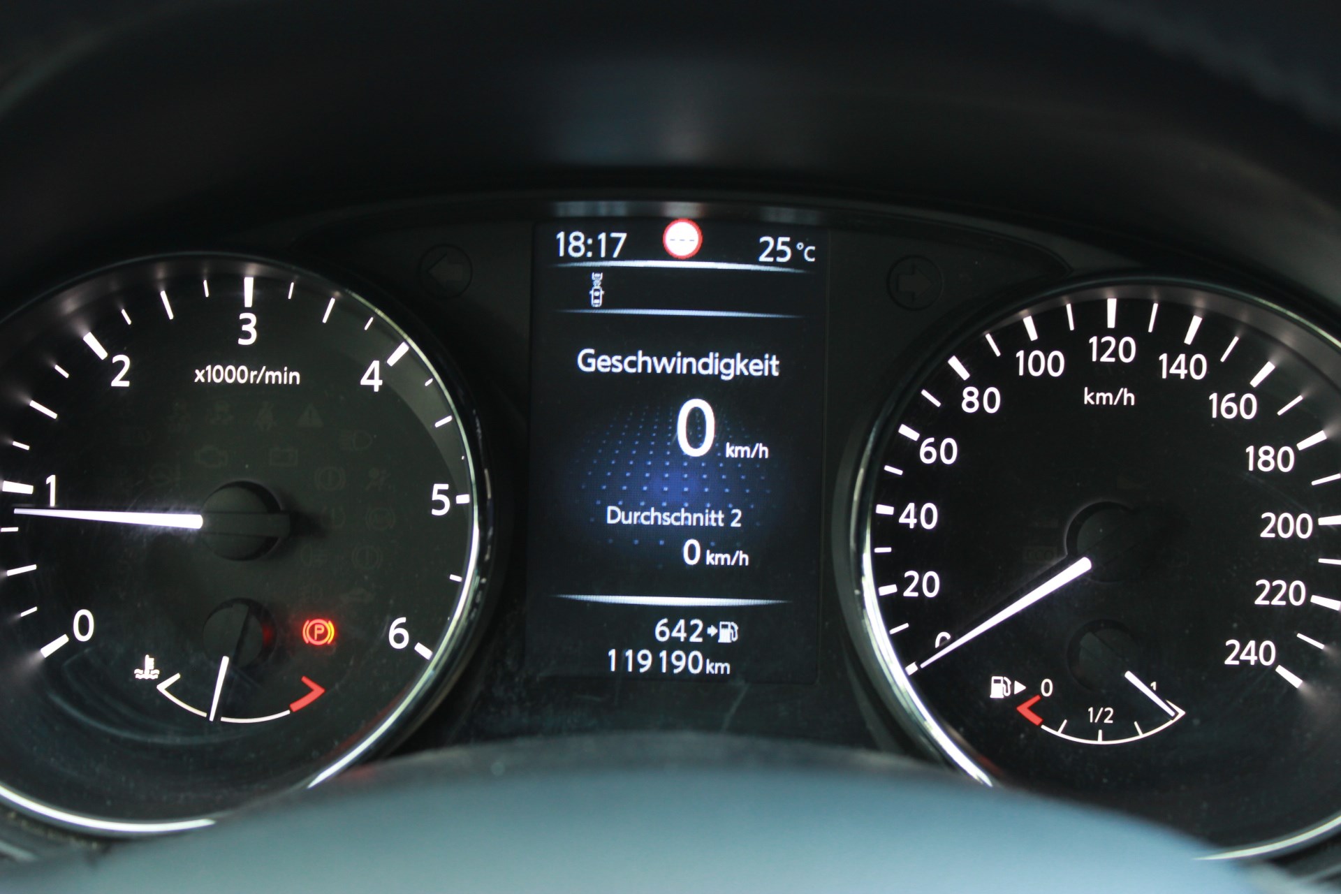 NISSAN QASHQAI-image-6