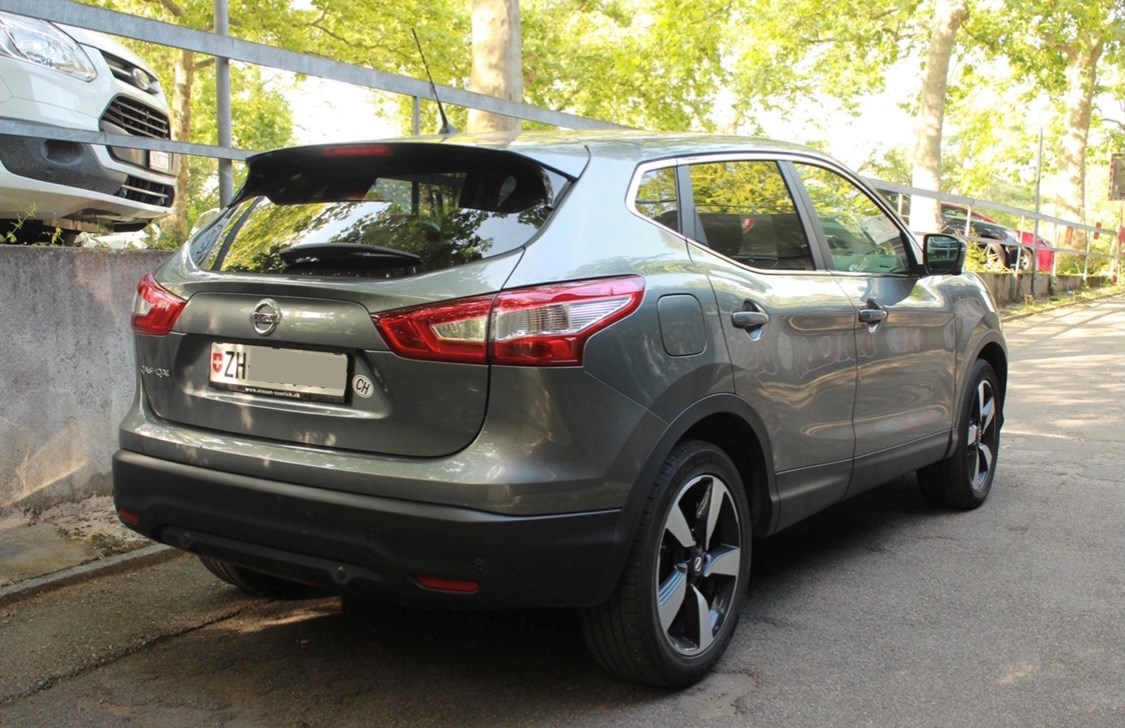 NISSAN QASHQAI-image-1