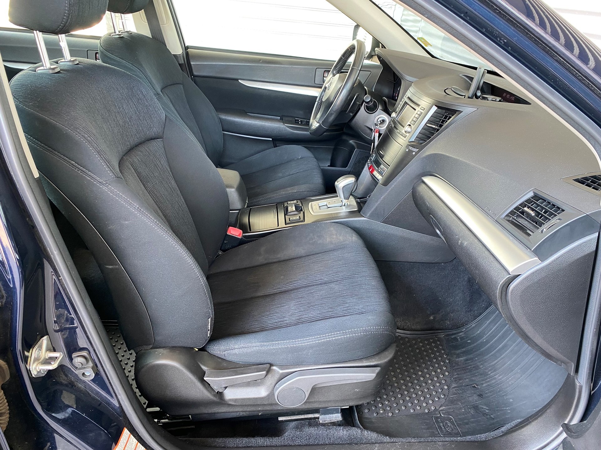 SUBARU Outback 2.0D Swiss AWD Lineartronic-image-8