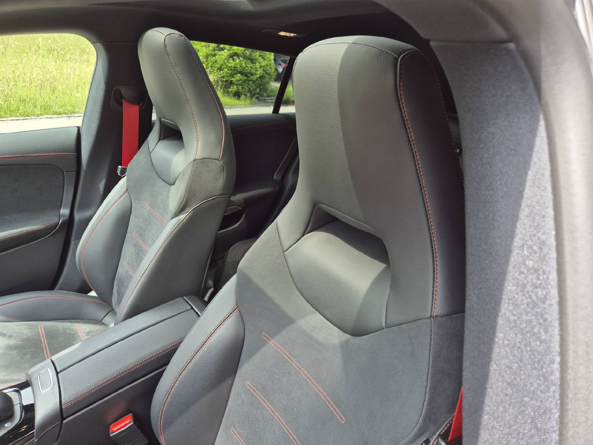 MERCEDES-BENZ CLA 45 S AMG 4m+ Shooting Brake-image-9