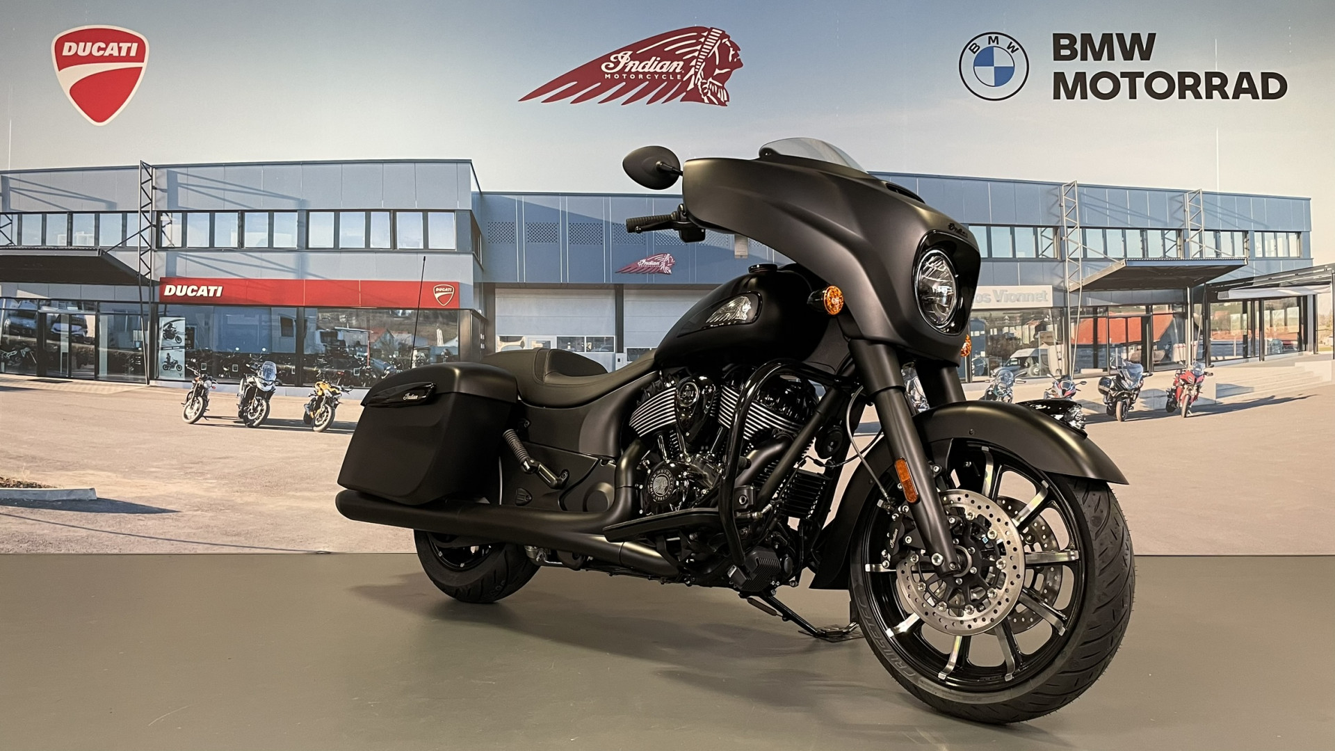 INDIAN Chieftain Dark Horse-image-0