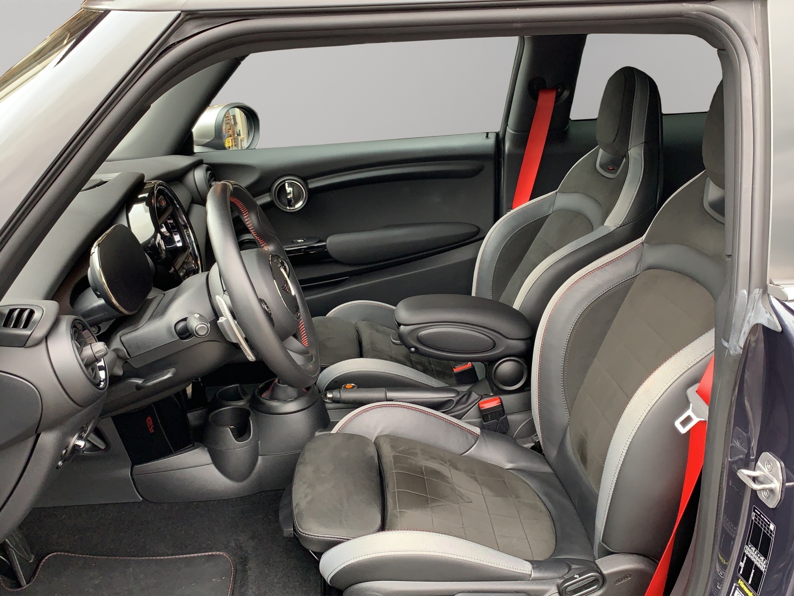 MINI Mini Cooper John Mini Cooper Works GP 3 Steptronic-image-10