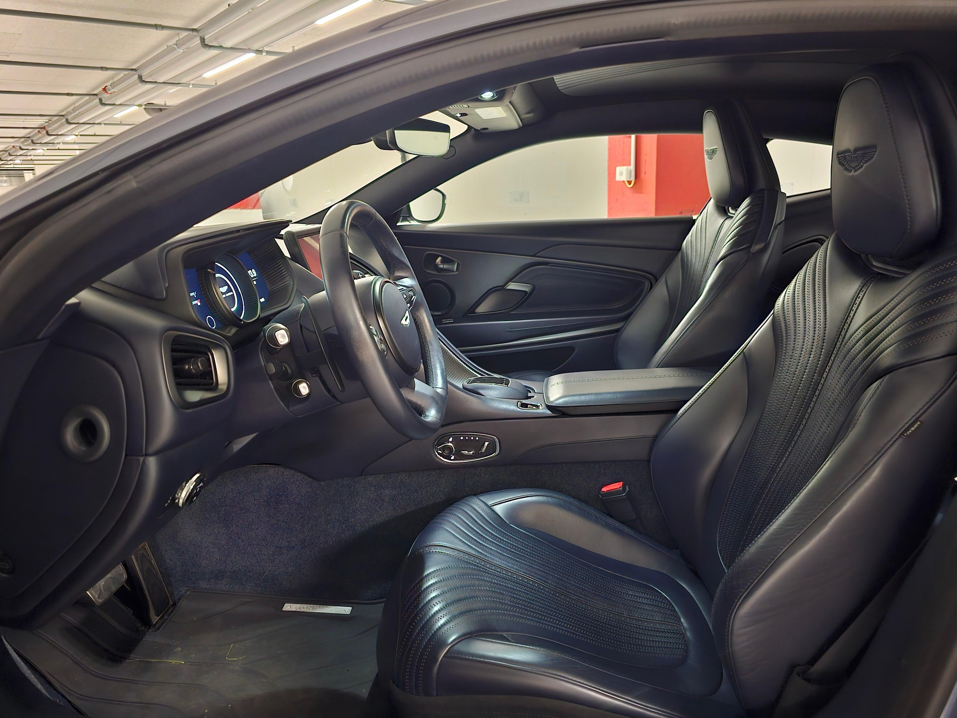 ASTON MARTIN DB11 V8 Touchtronic 3-image-9