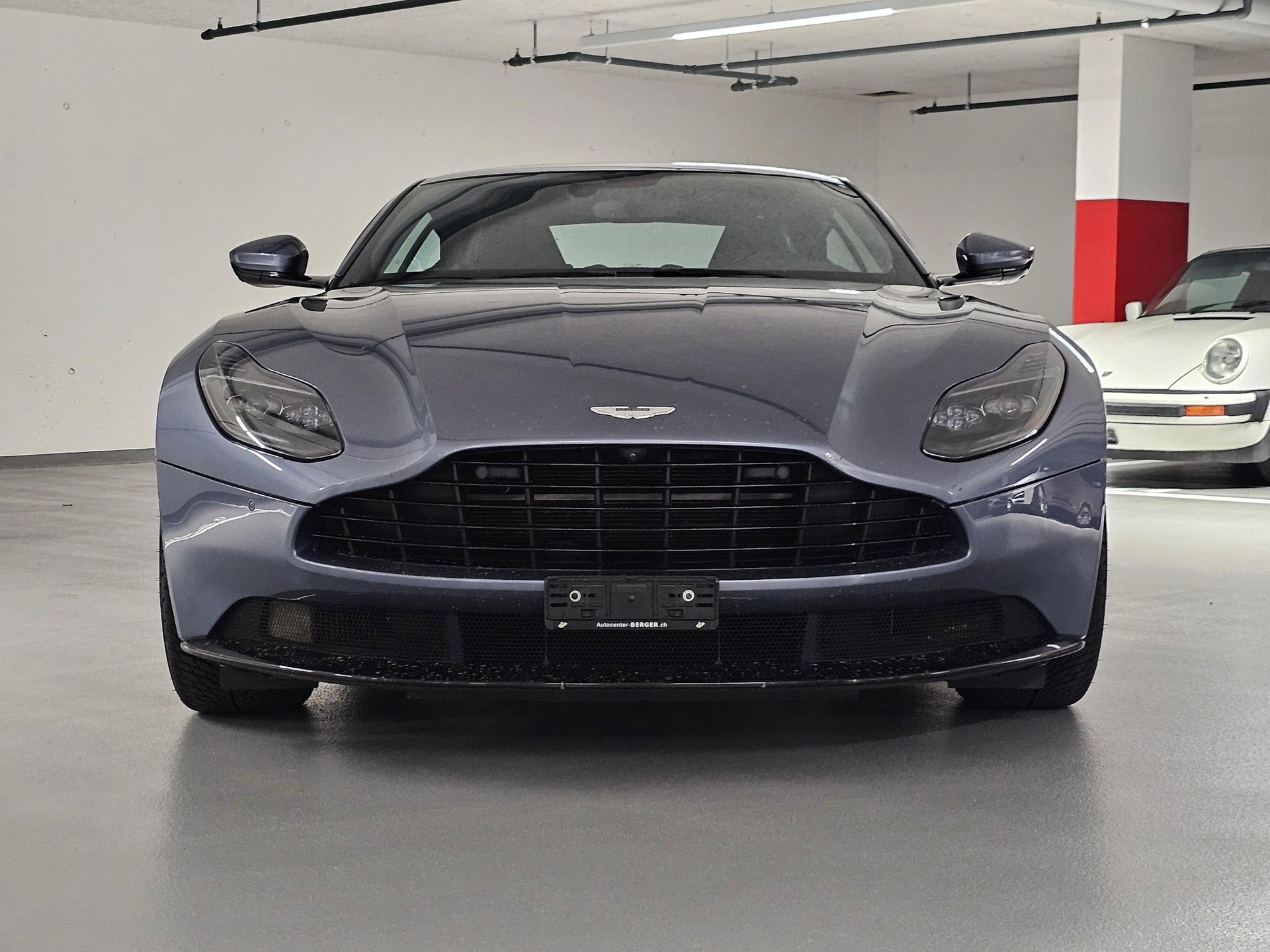 ASTON MARTIN DB11 V8 Touchtronic 3-image-1