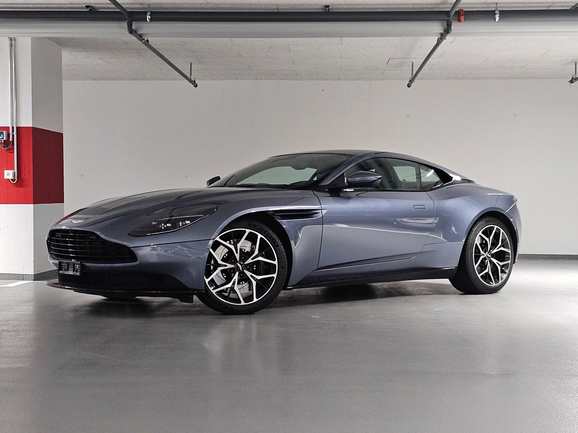 ASTON MARTIN DB11 V8 Touchtronic 3-image-0