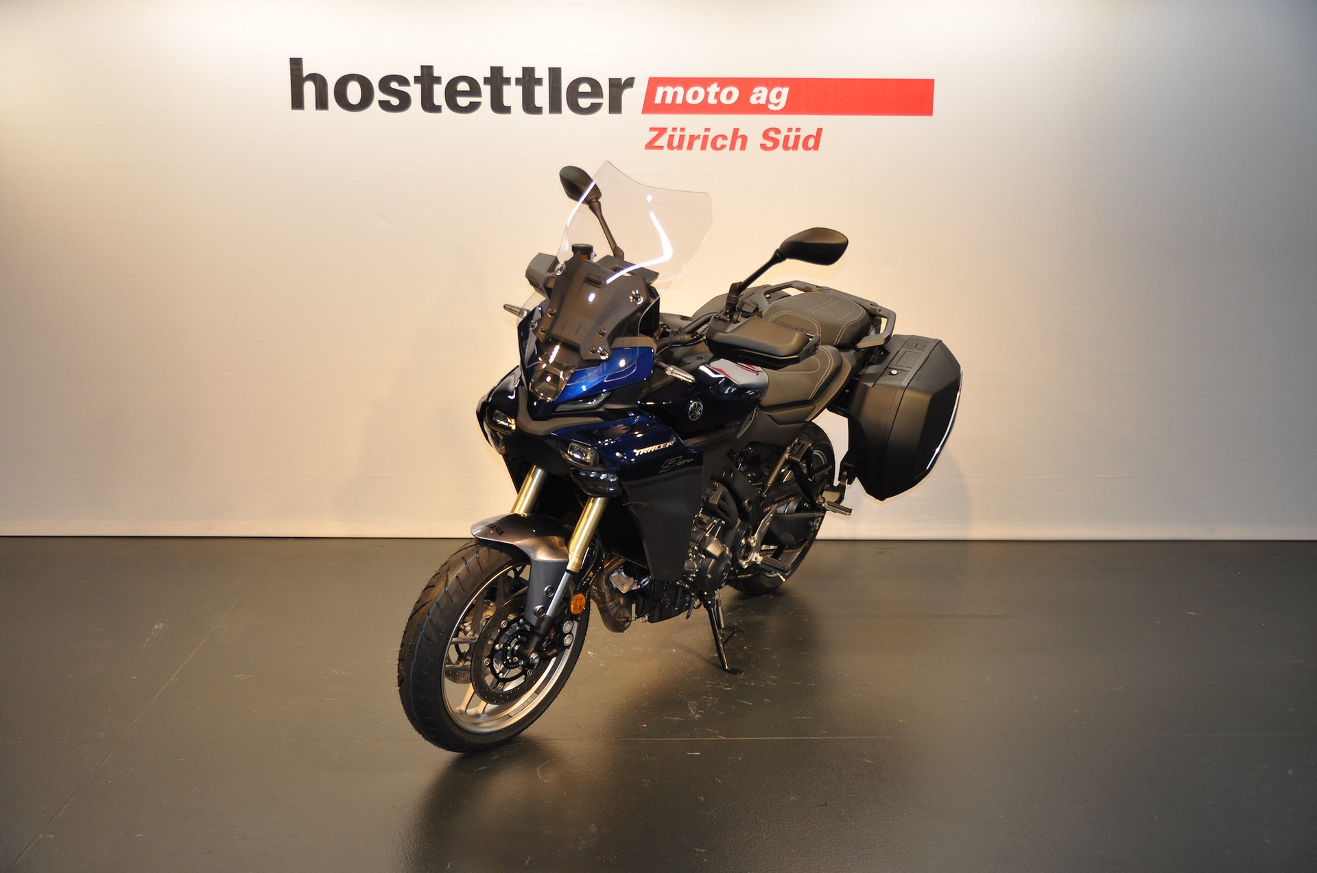 YAMAHA Tracer 9 GT+ Y-AMT (3)-showroom-element-1