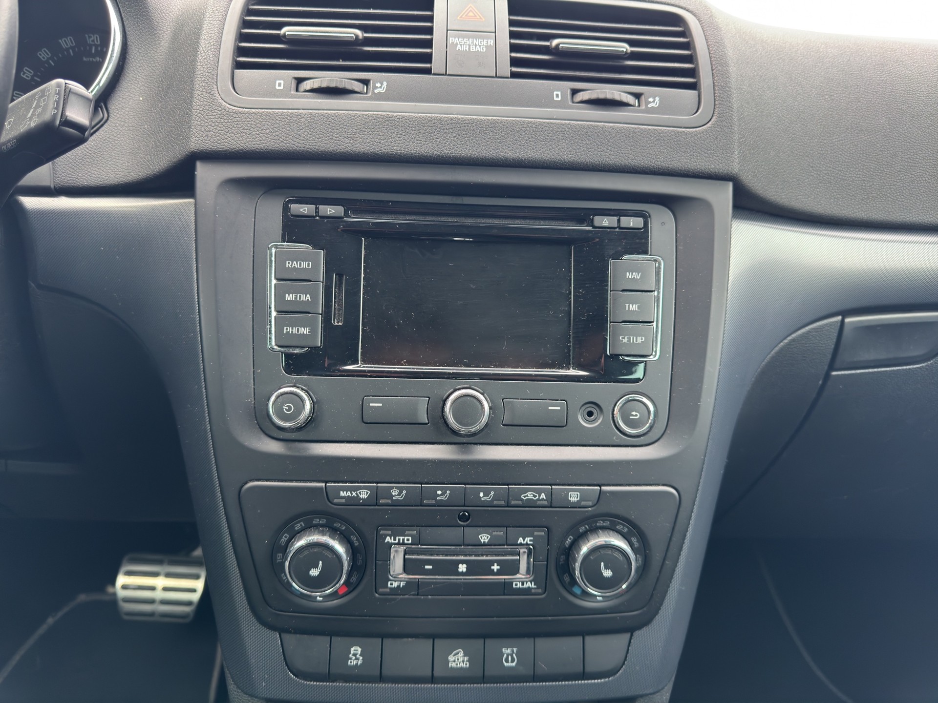 SKODA Yeti 2.0 TDI Outdoor Adventure 4x4 DSG-image-13