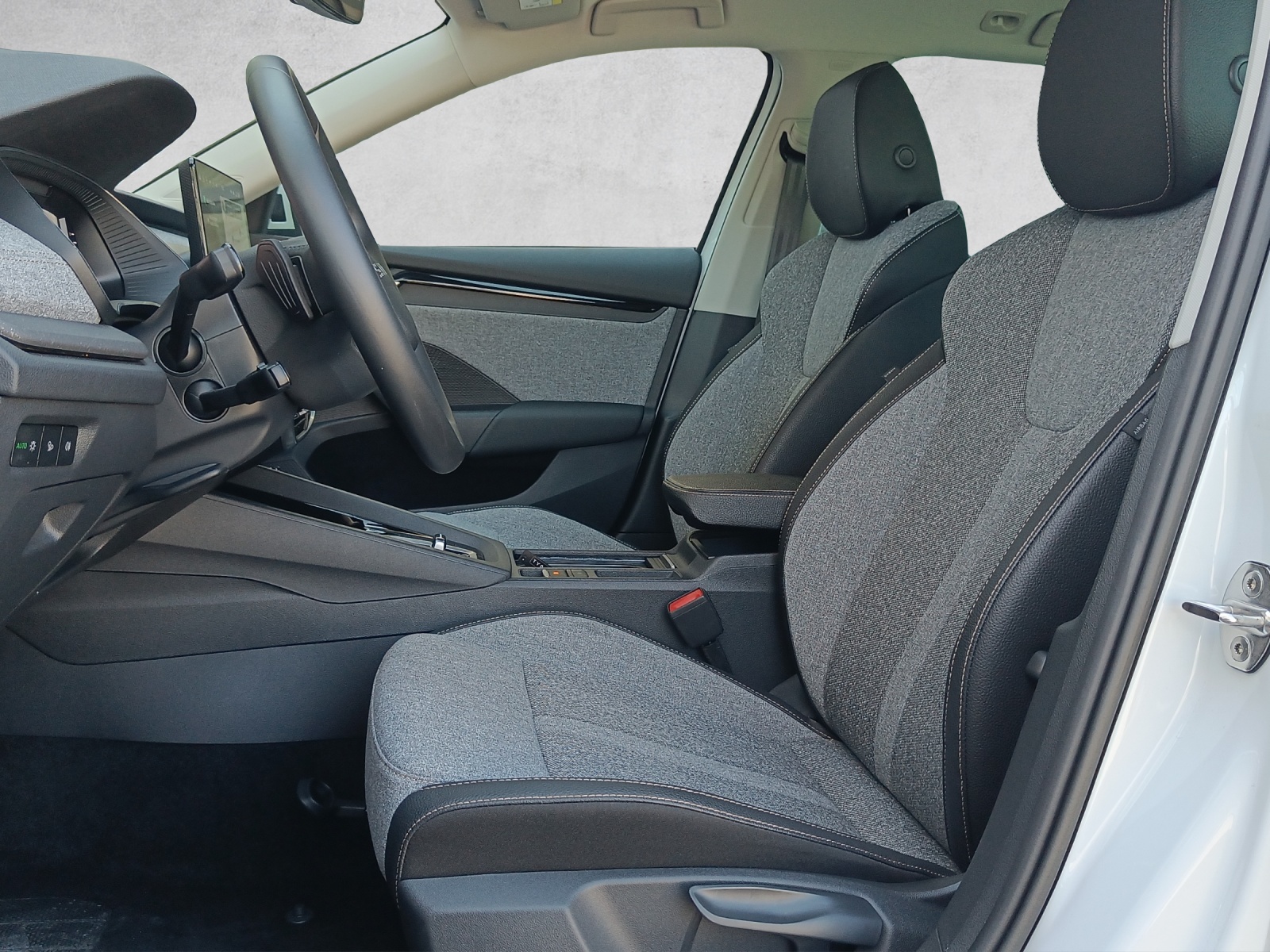 SKODA Octavia Combi 2.0 TSI Selection Tour 4x4 DSG*Matrix*Canton*Head Up*360° Kamera*-image-8